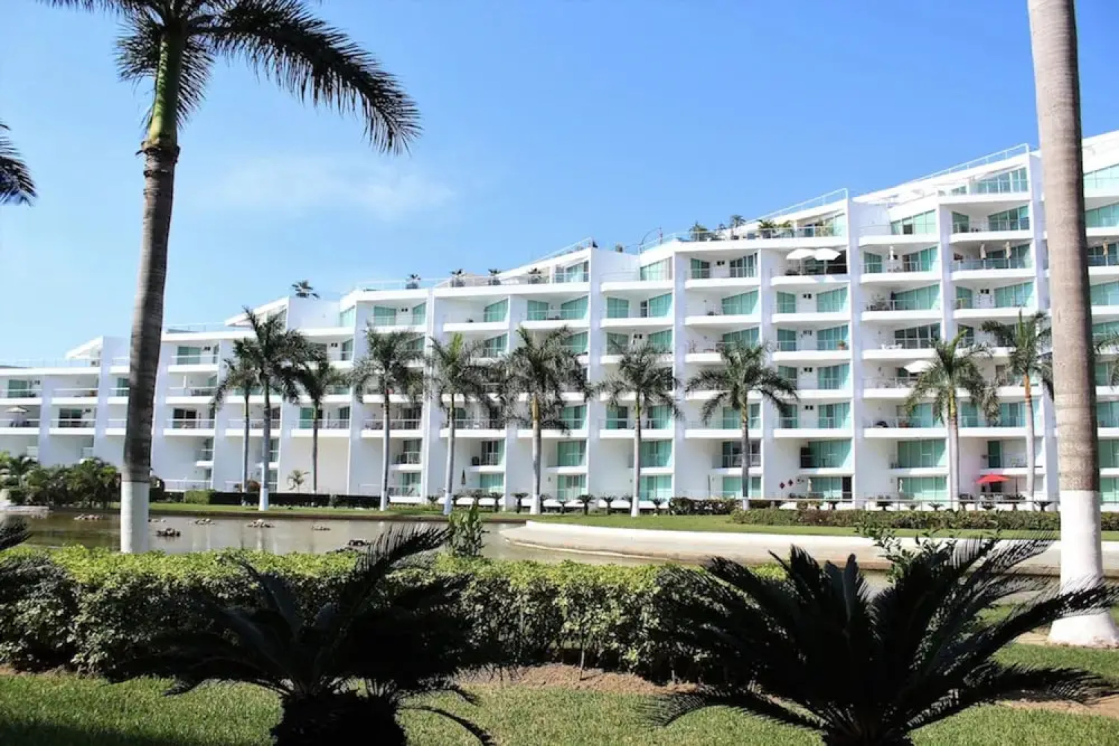 Aria Ocean 188 Flamingos