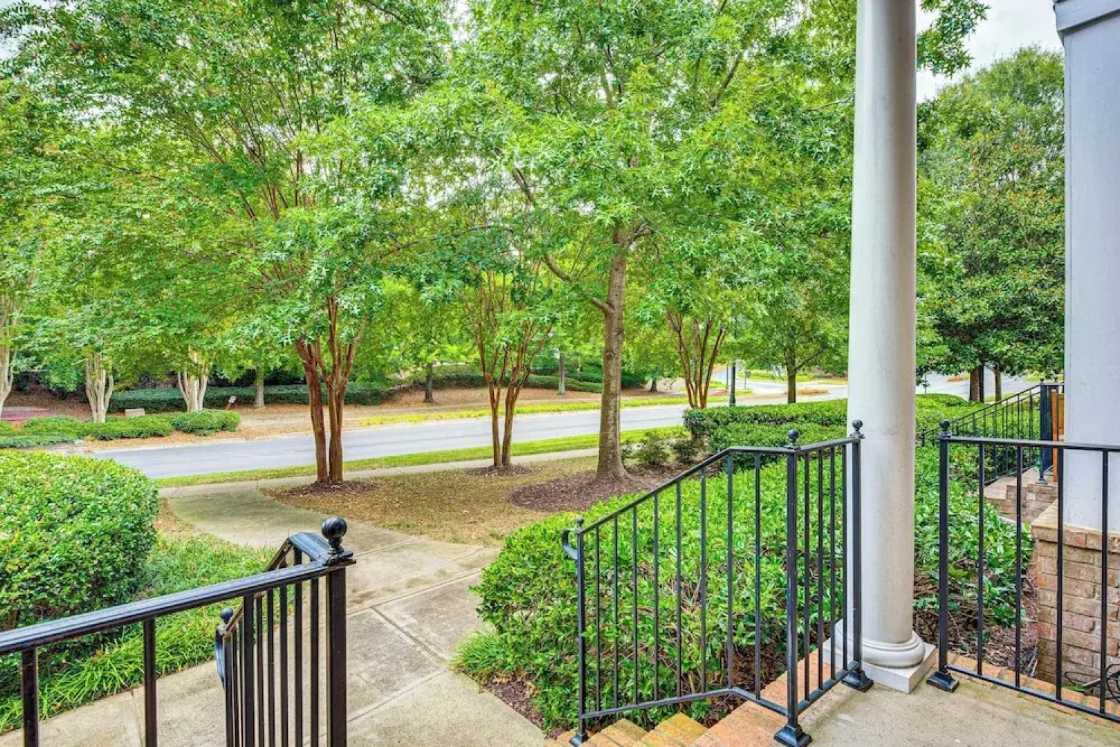 3 Mi to Avalon: Townhome w/ Balcony in Alpharetta!
