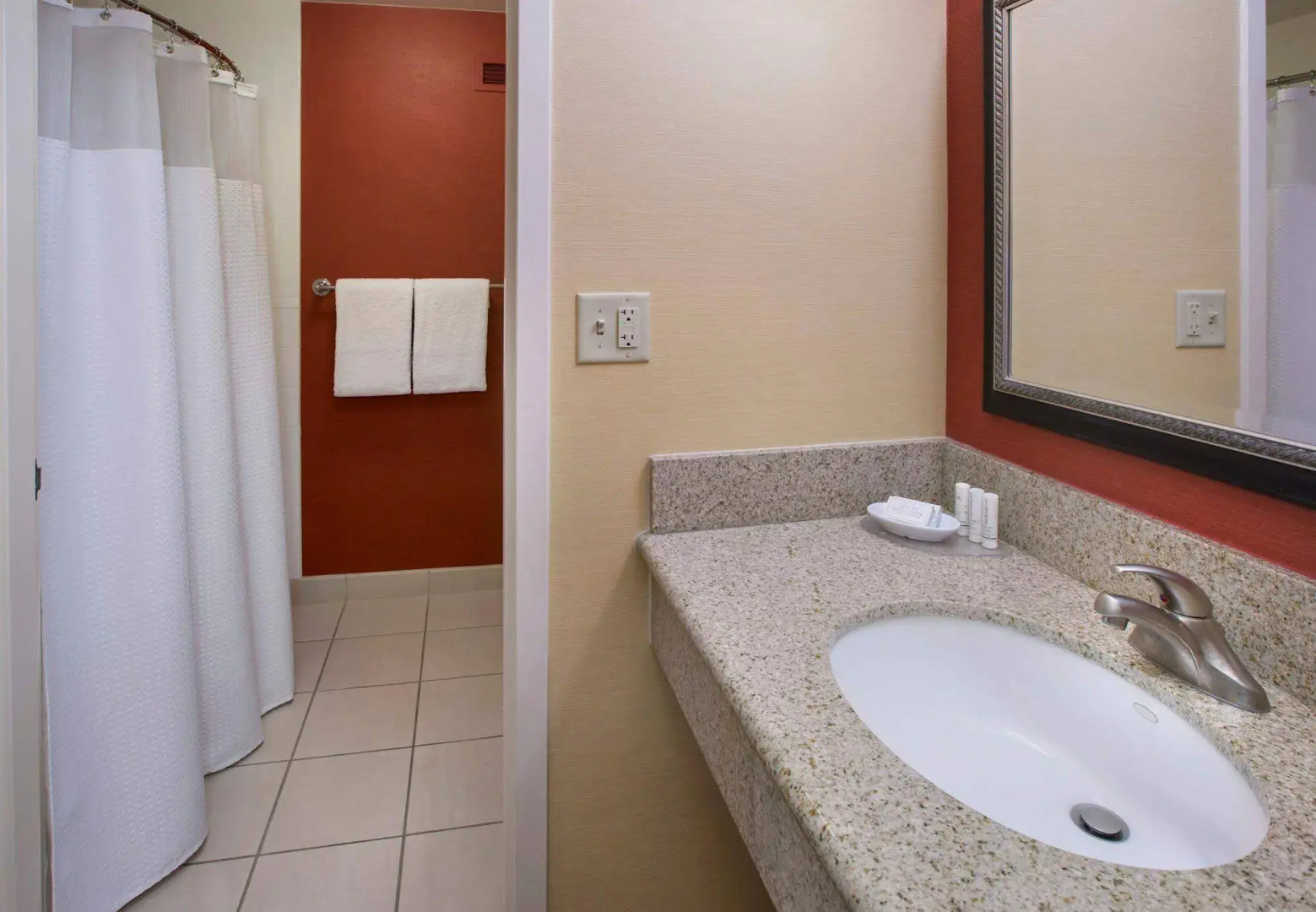 Courtyard by Marriott Mahwah