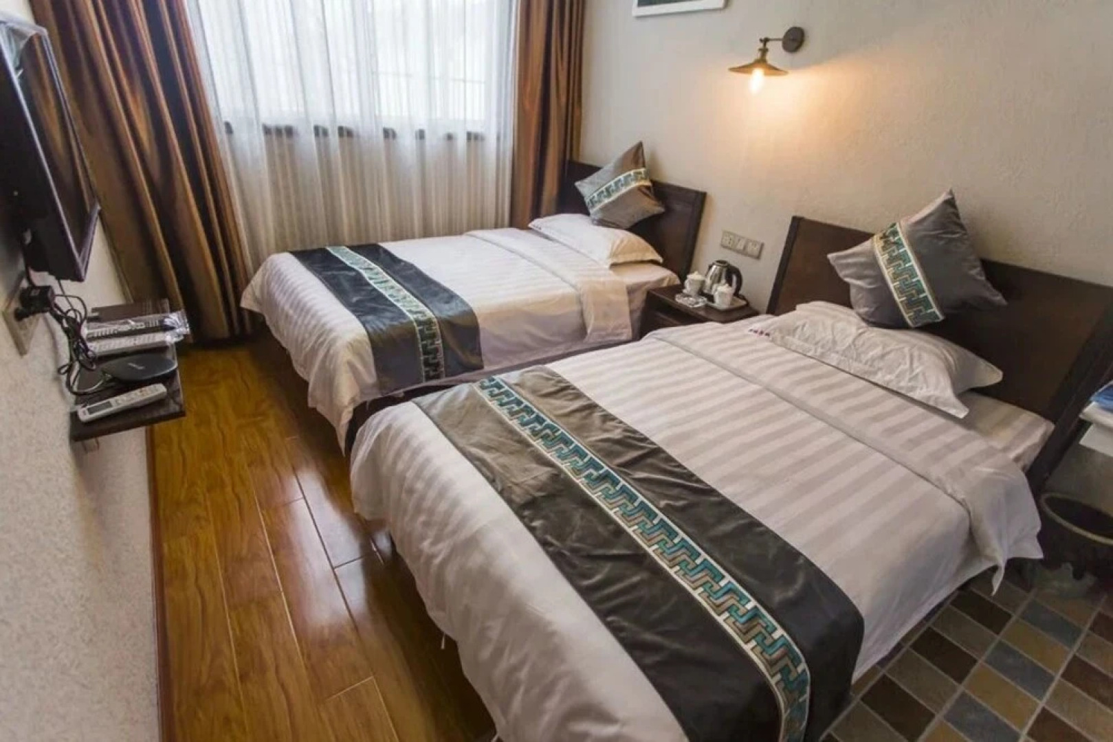 Zhangjiajie Xinjian Inn