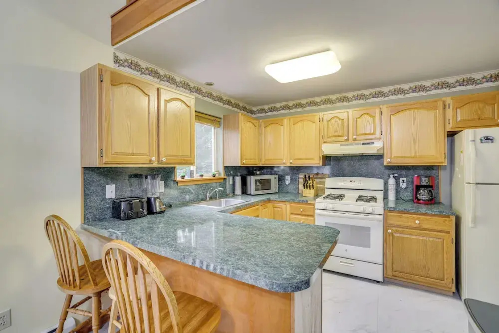 Private Hot Tub: Lakefront Poconos Home!