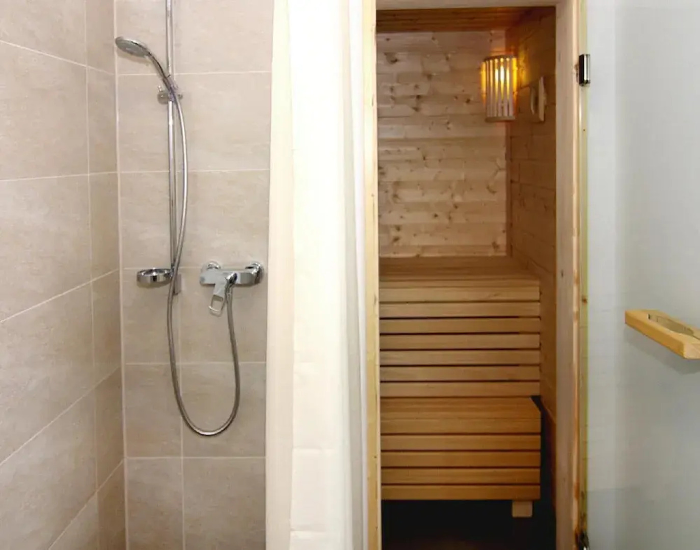 Holiday Home Lotsenhaus am Breetzer Bodden