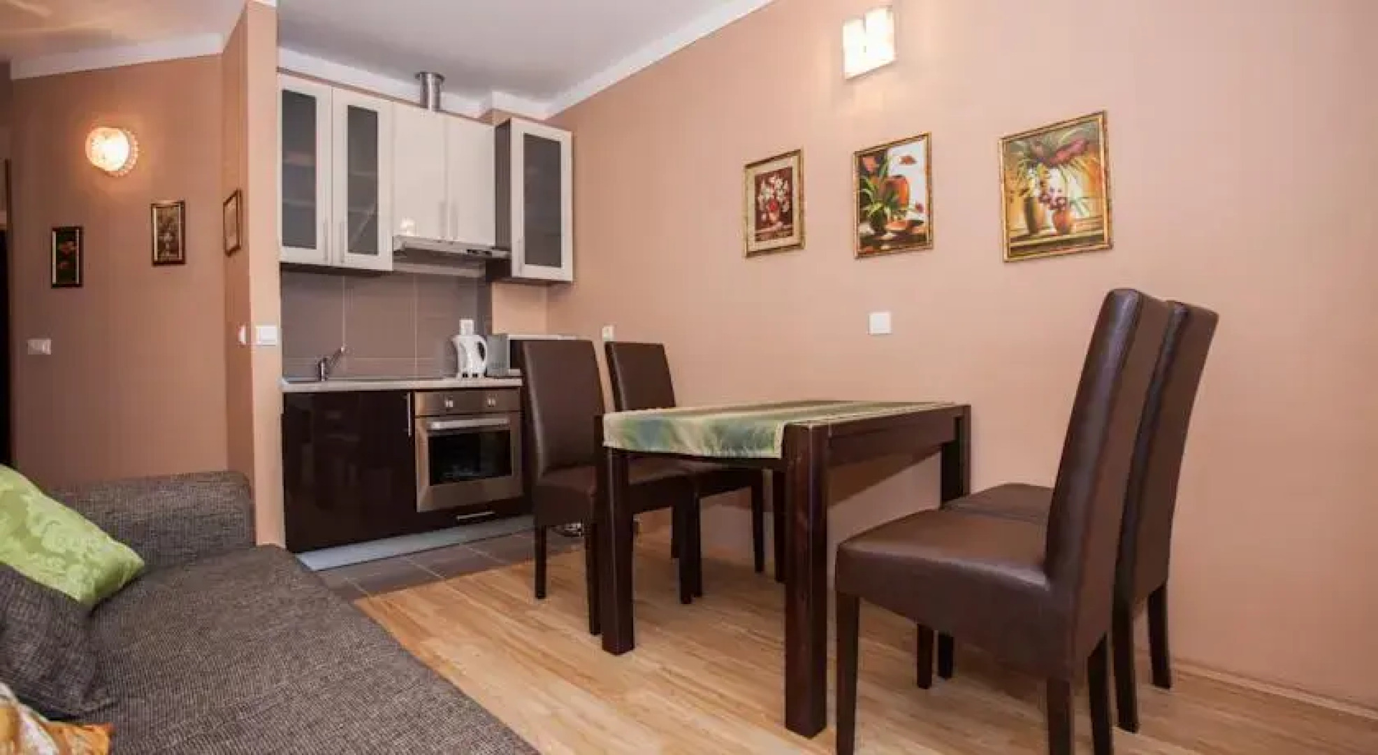 Apartments Mirni Kutak