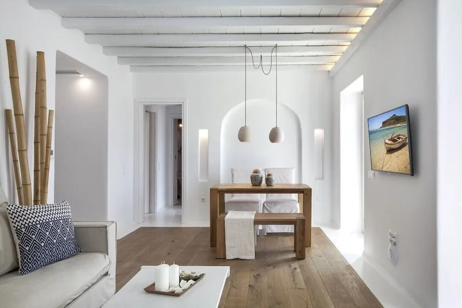 Villa Blue - White by Thea-concept