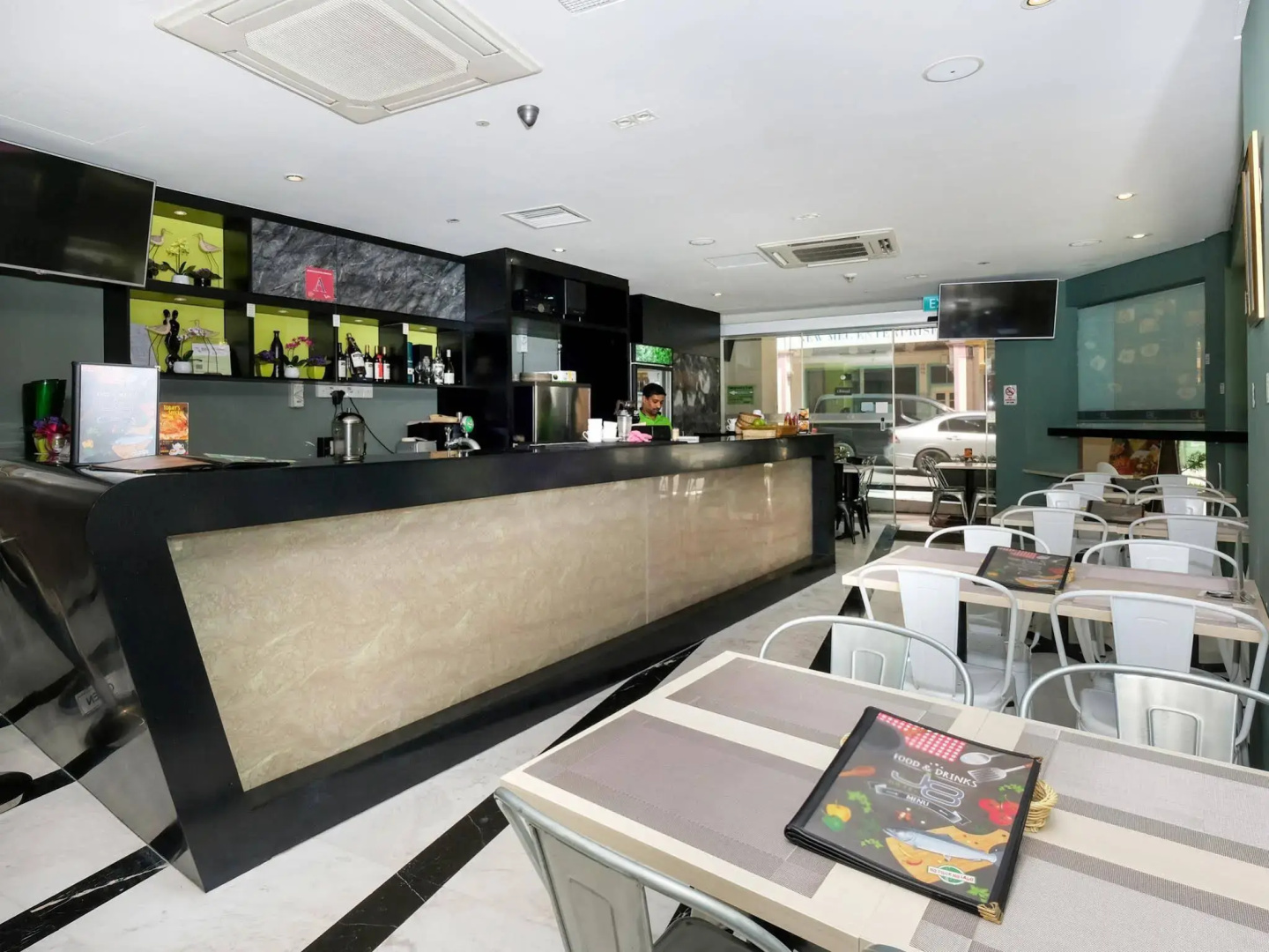 J8 Hotel