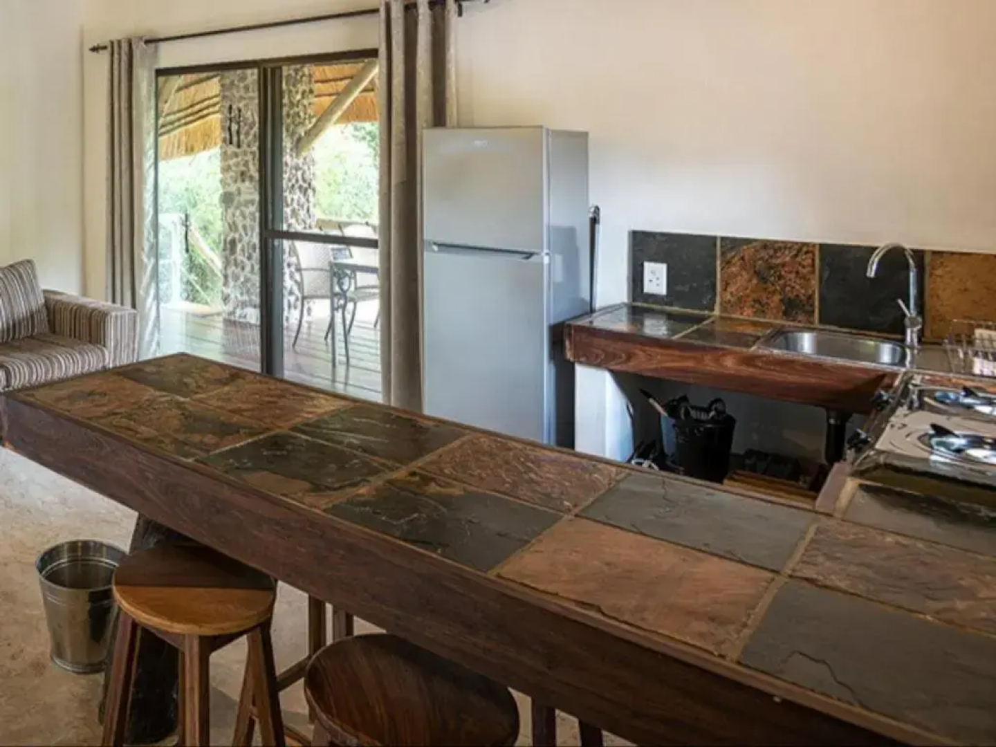 Mobola Lodge