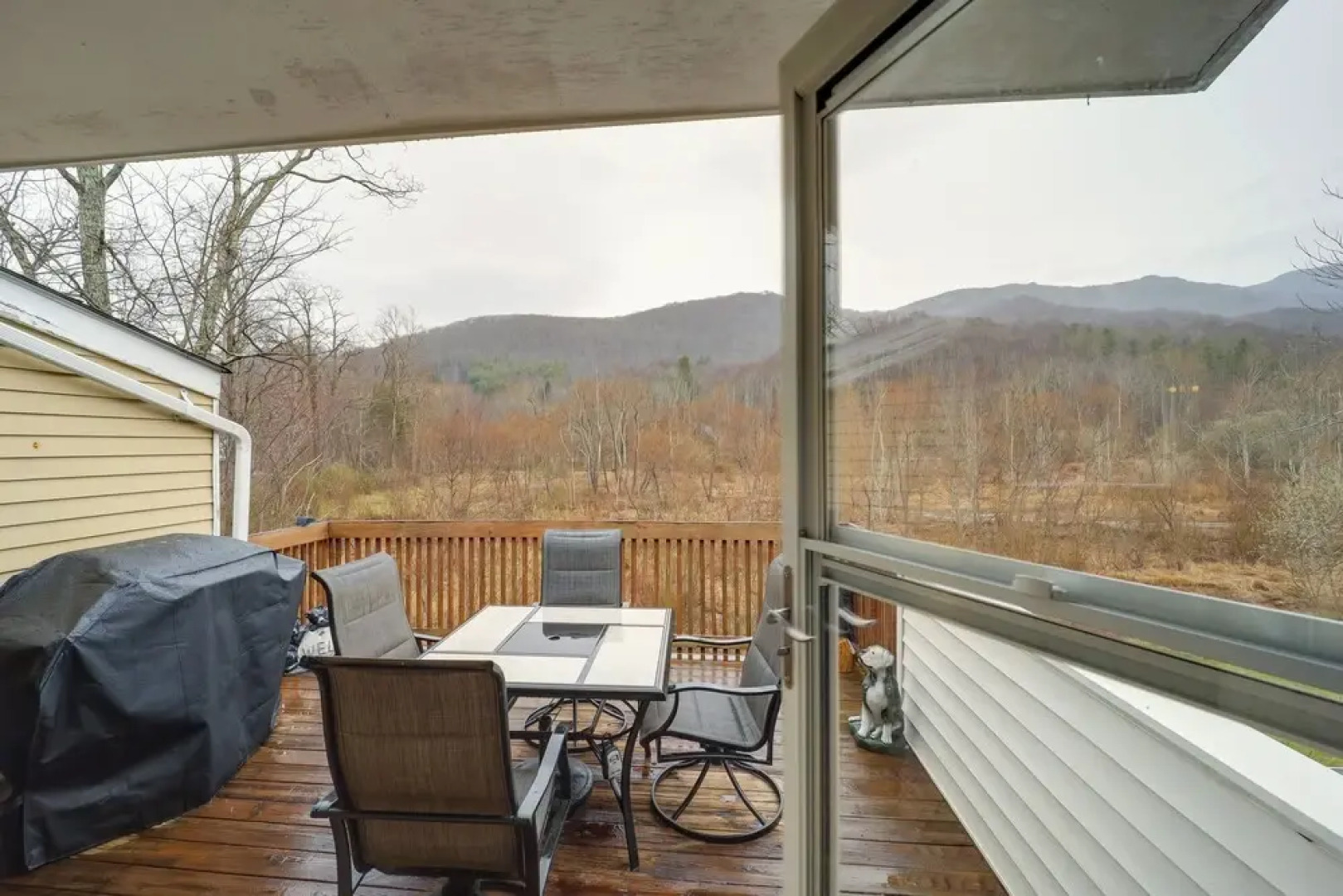Lookout Deck + Mtn Views: Banner Elk Condo!