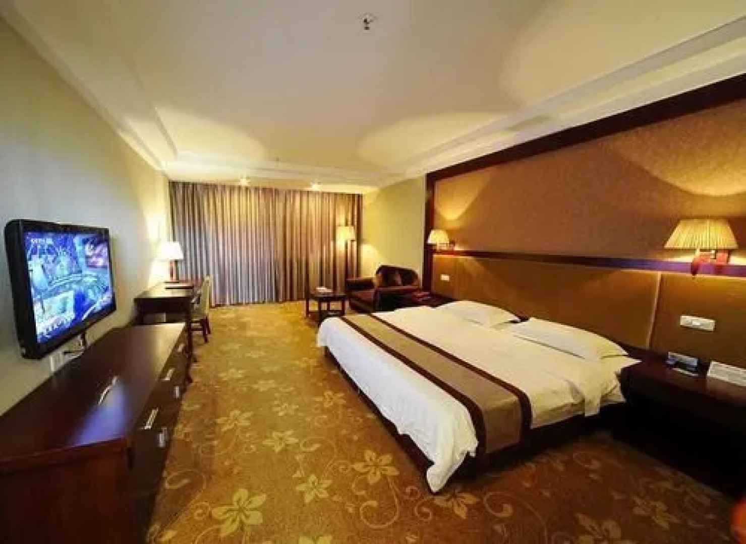 Qinzhou Lingshan Zhengjiu Hotel