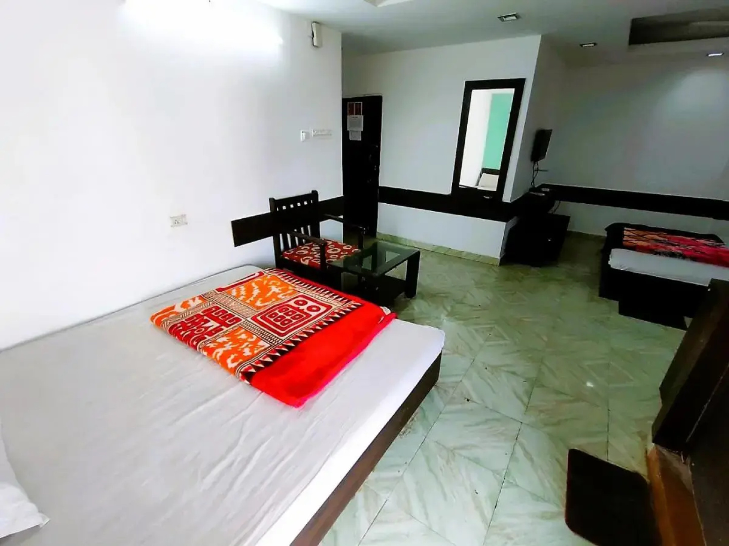 STAYMAKER Chakra Nayan Tara Sonu Inn