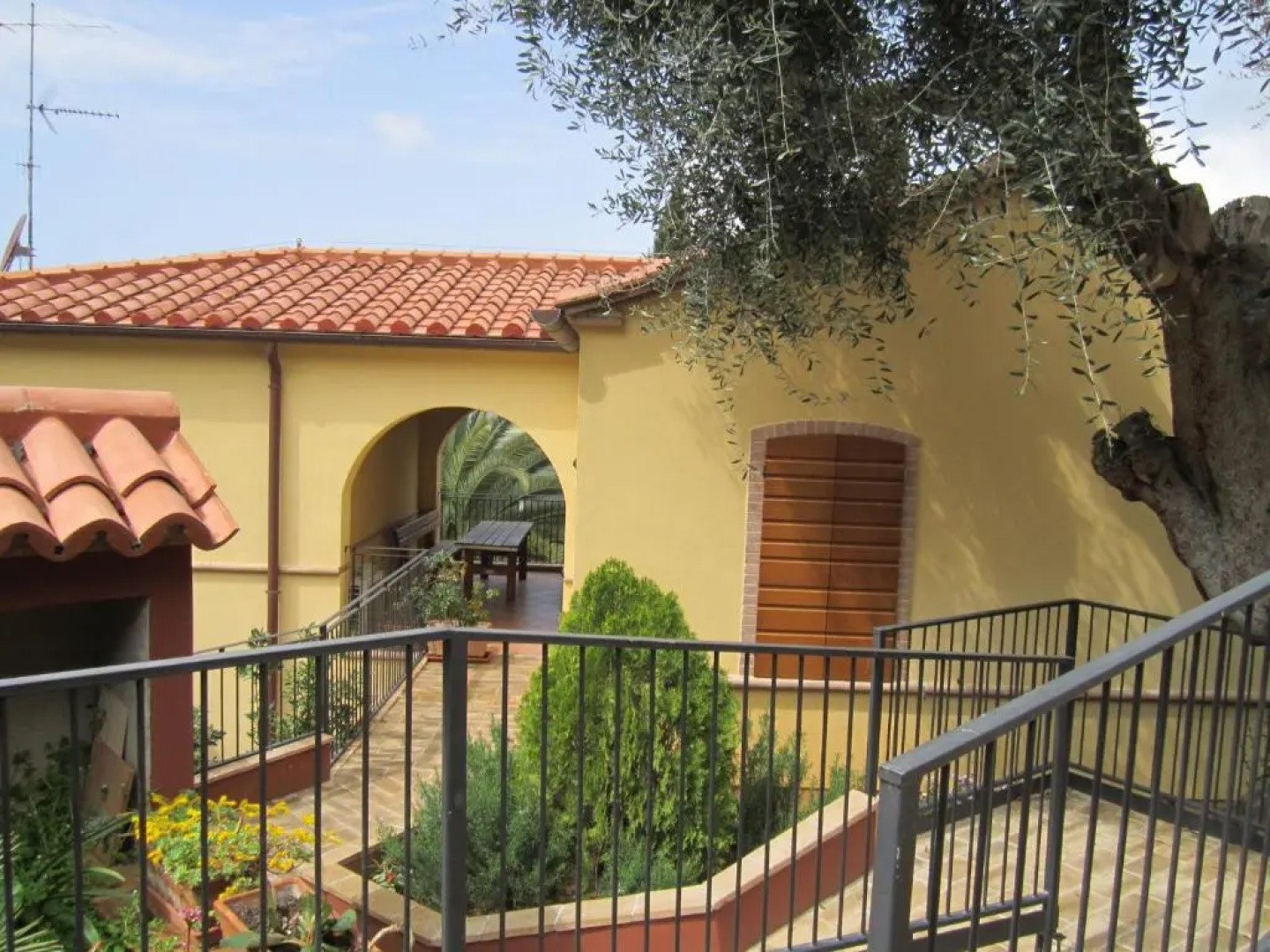 Madonna Del Poggio CAV