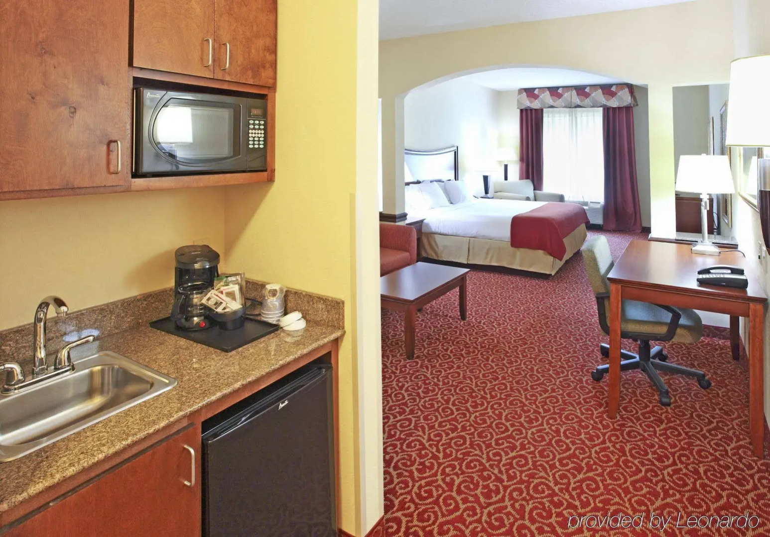 Holiday Inn Express & Suites Little Rock-West by IHG