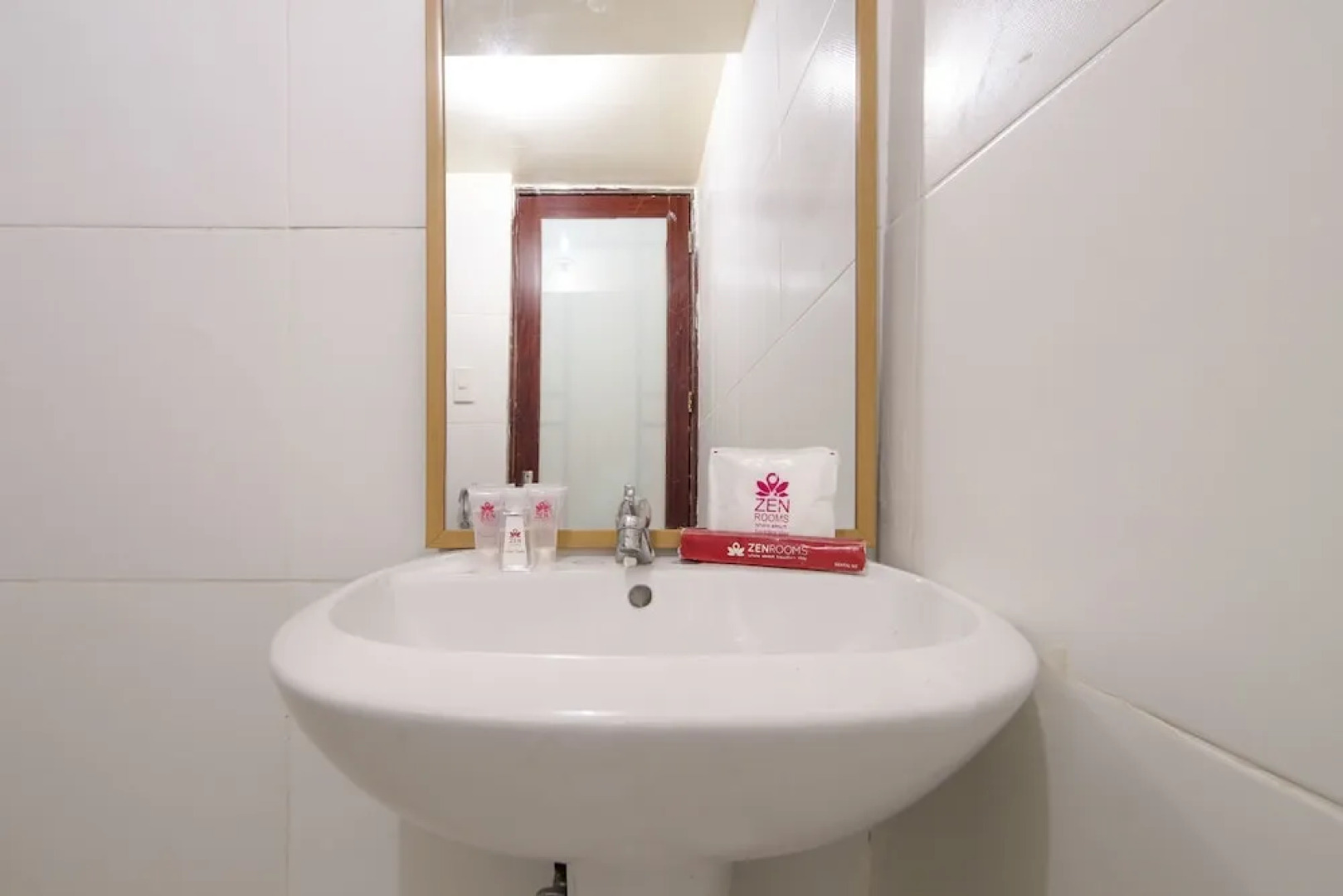 ZEN Hostel Kasipagan Mandaluyong