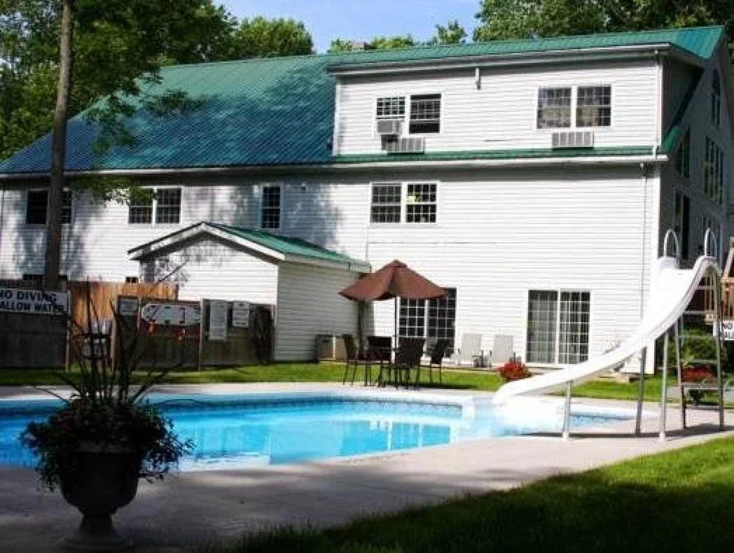Timber House Resort