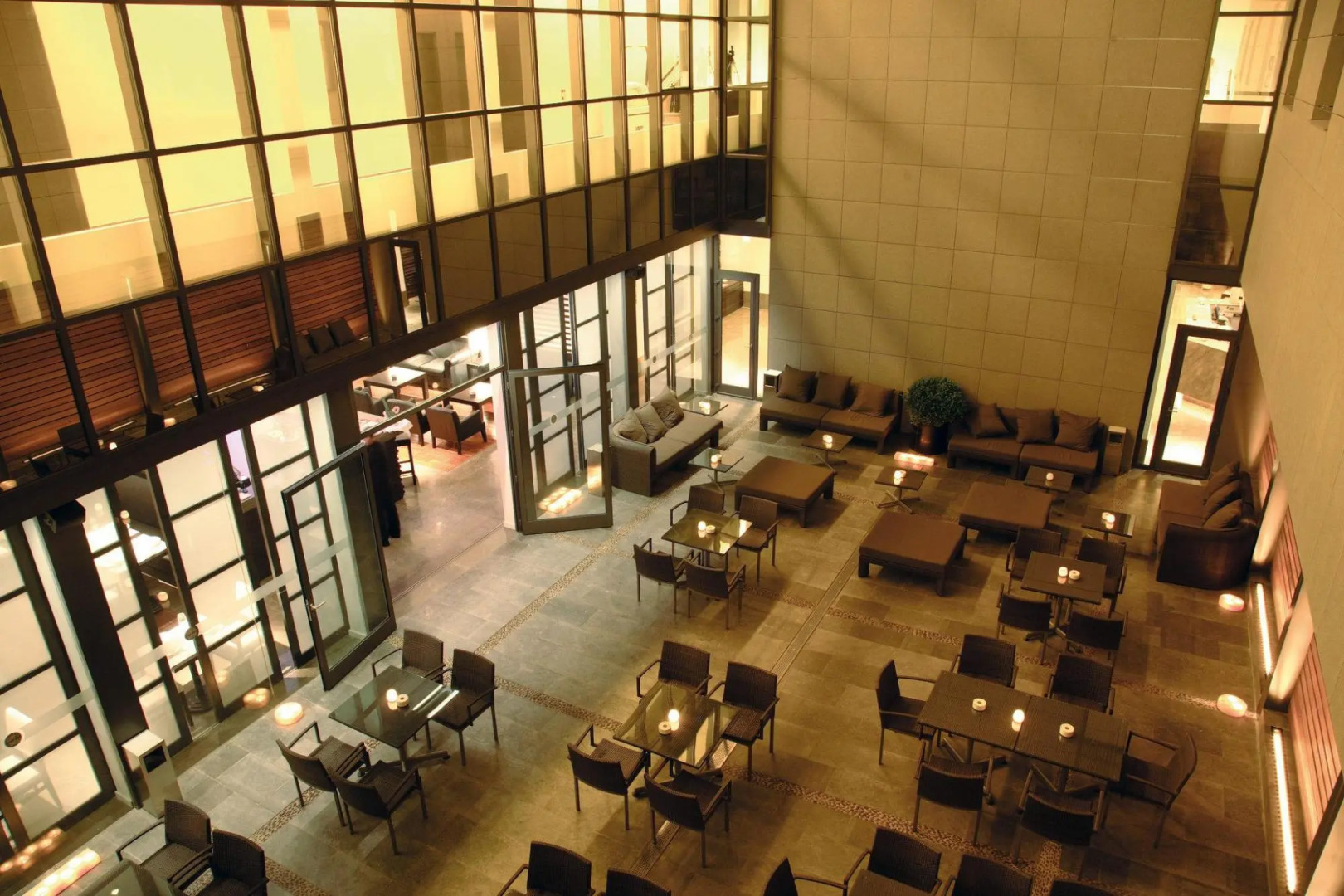 Отель Molina Lario