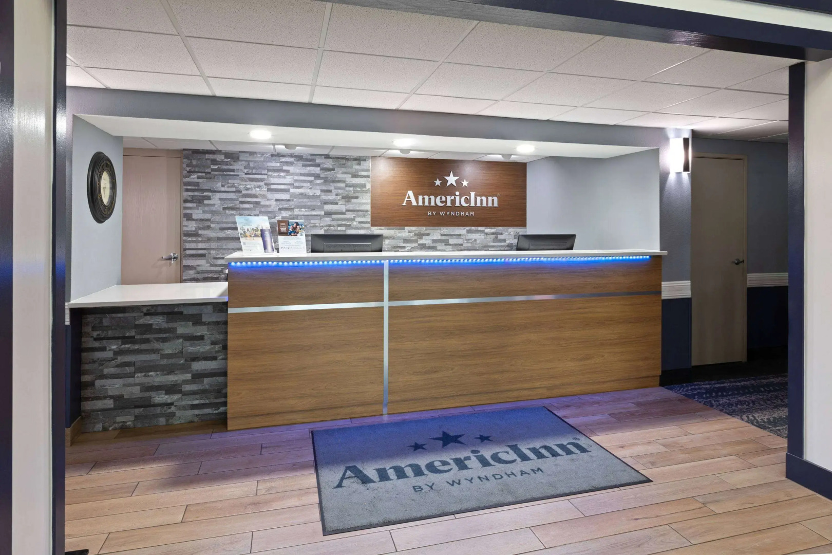 AmericInn by Wyndham North Branch