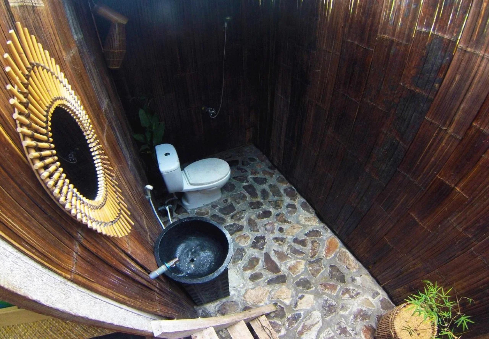 Krui Mutun Walur Surf Camp Sumatra