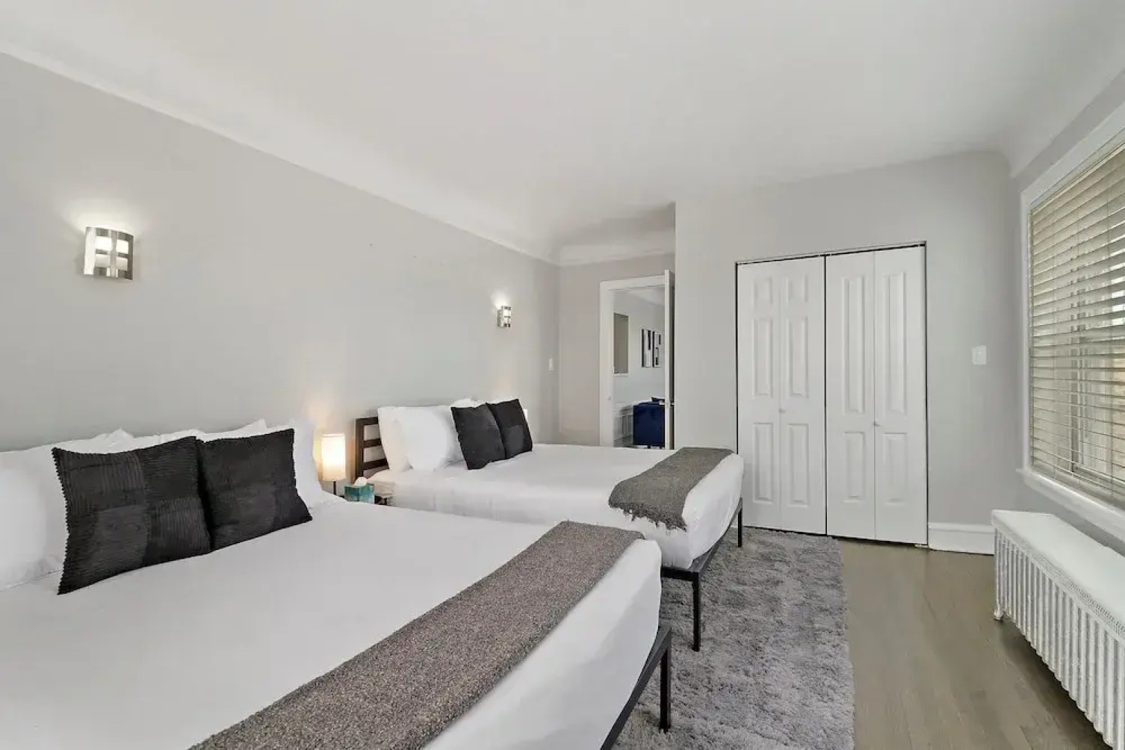 Chic 2BR Apt in Skokie - Elm 3A