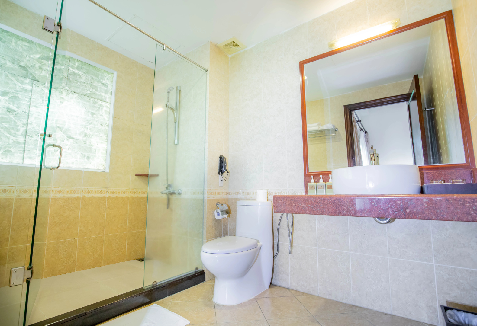 Diamond Bay Resort and Spa
