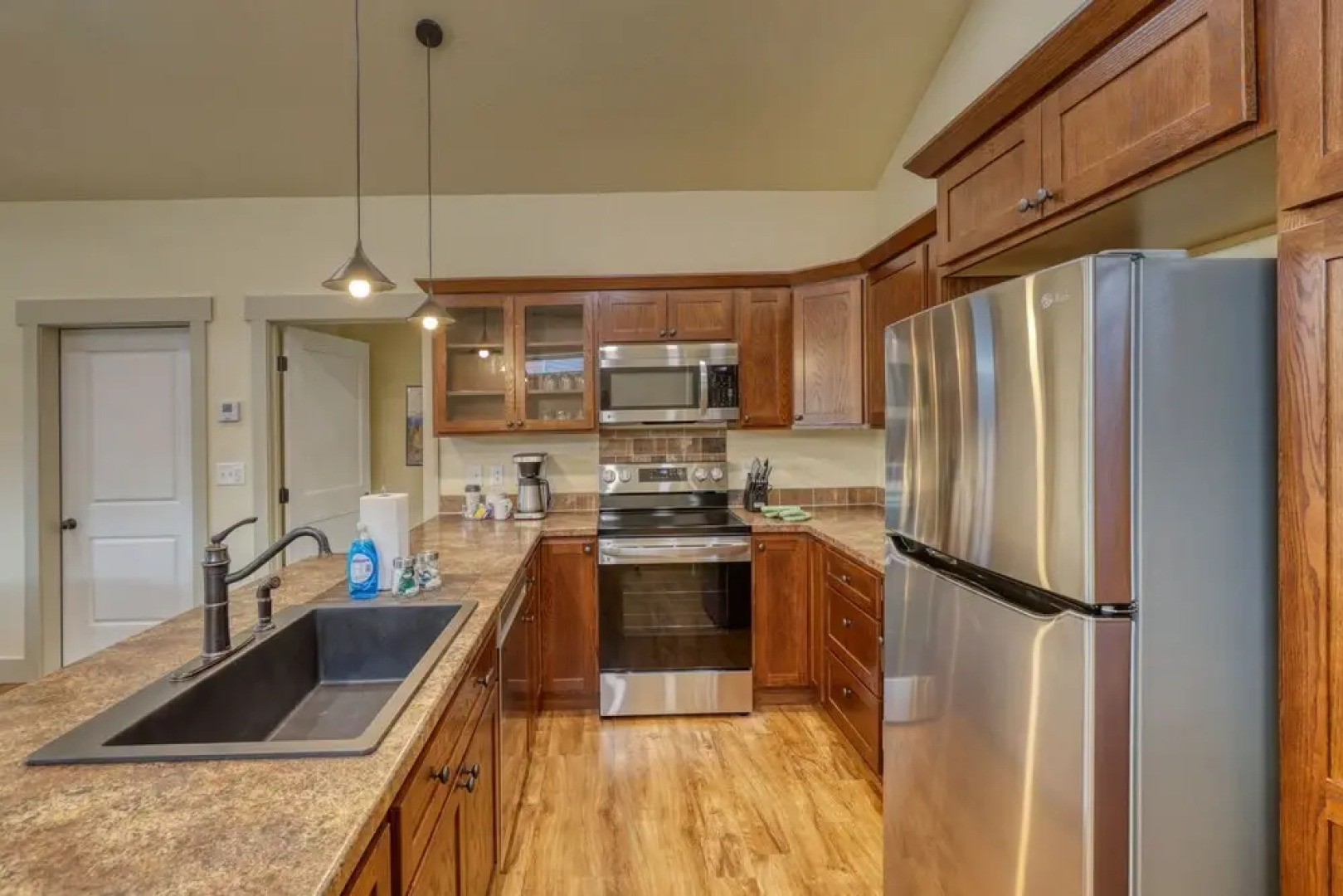 Serene Retreat King Bed at Rockerville Gold Town