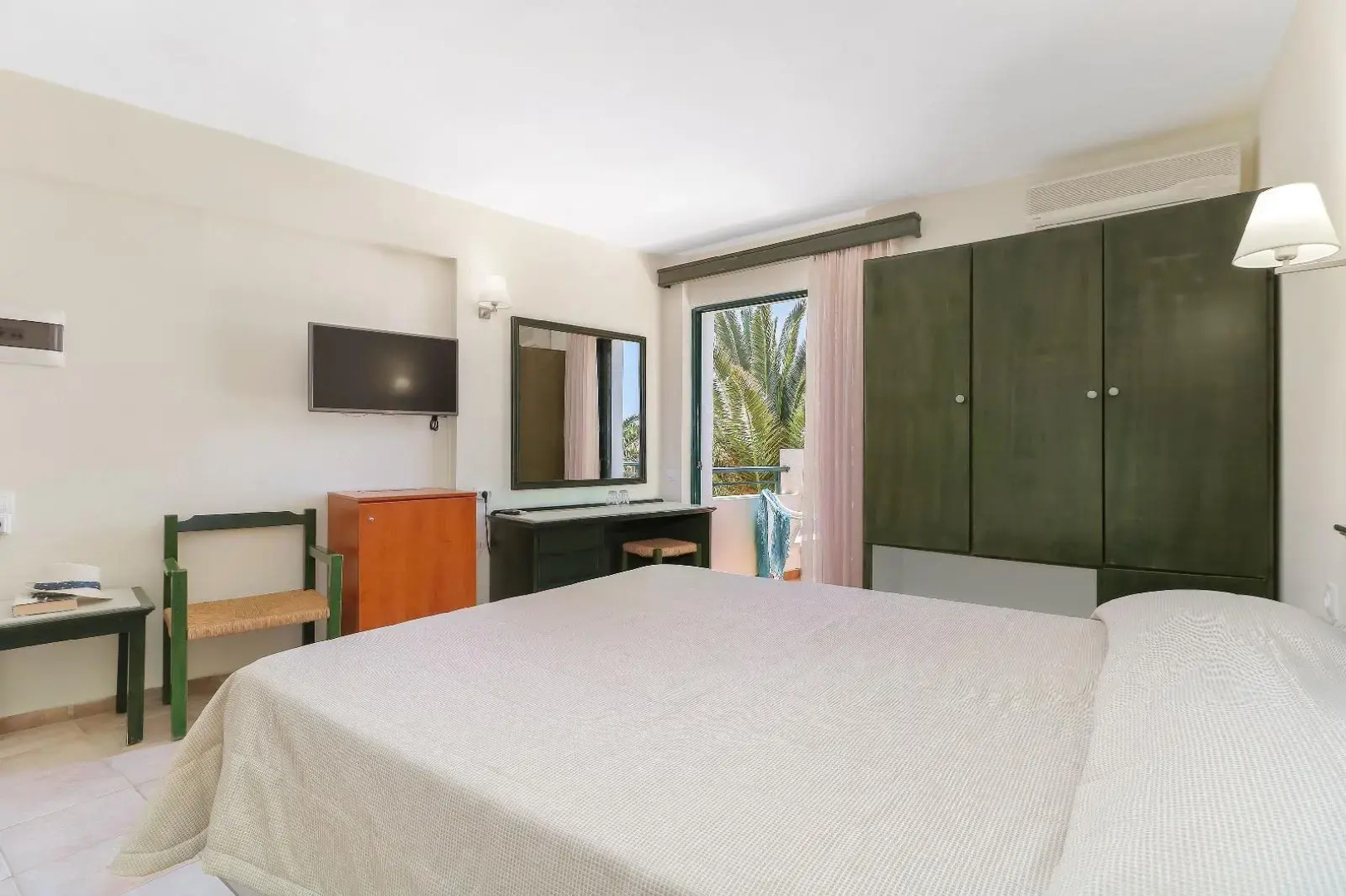 Kournas Village Beach Hotel