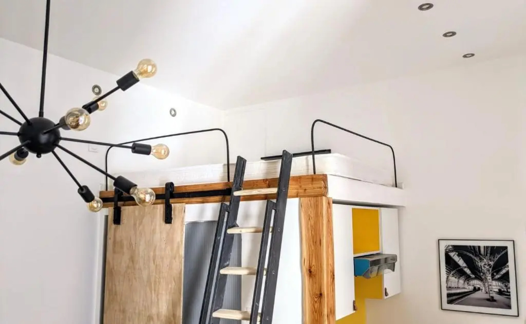 Modern loft down town