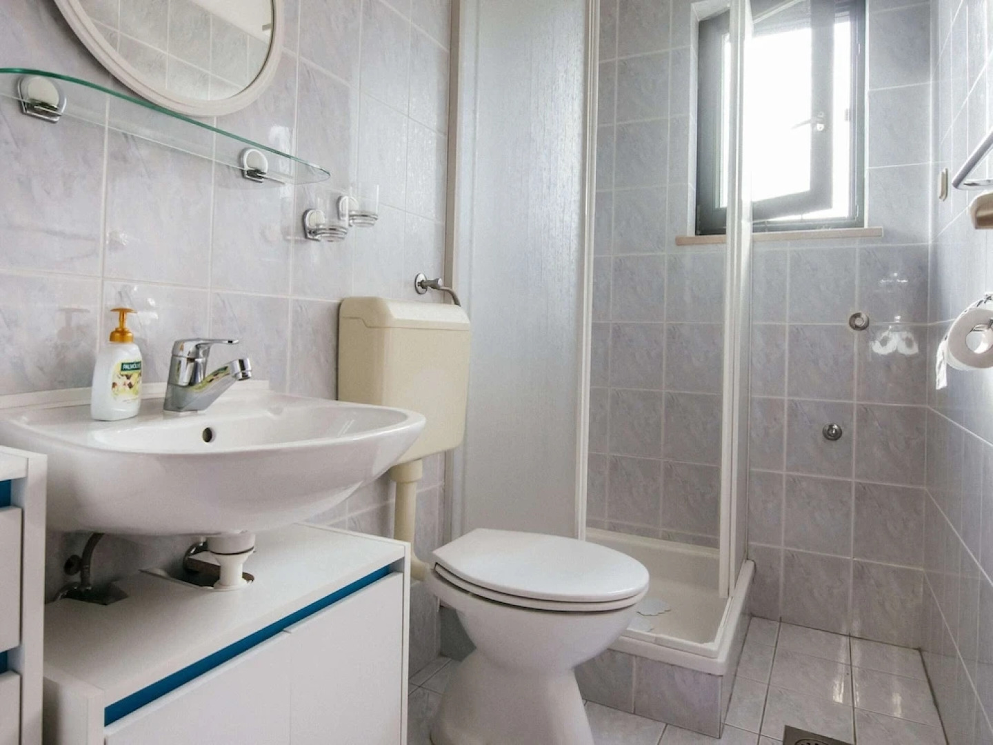 Beautiful Holiday Home in Mali Iz With Pool