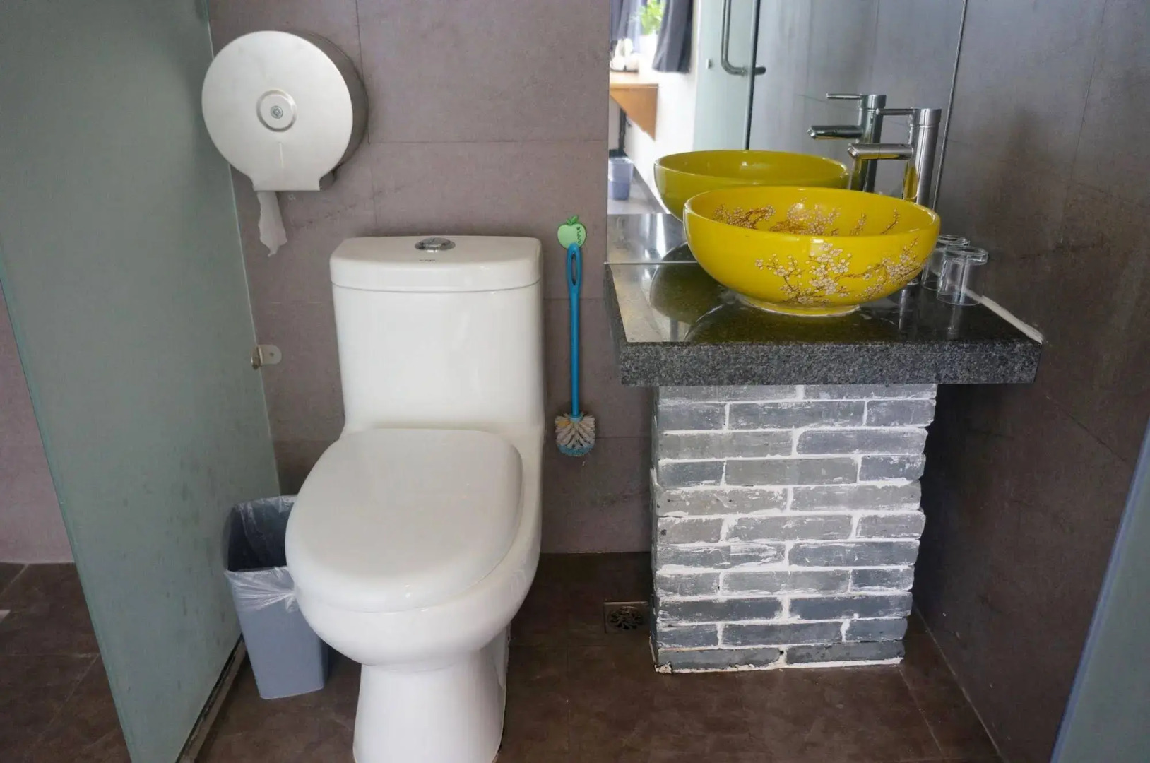 Yangshuo Wada Hostel by Yulong River