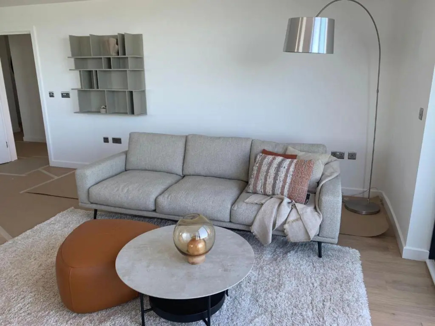 Gorgeous 2 Bed Apartment with Stunning Sea Views with Free Parking and Fast Internet