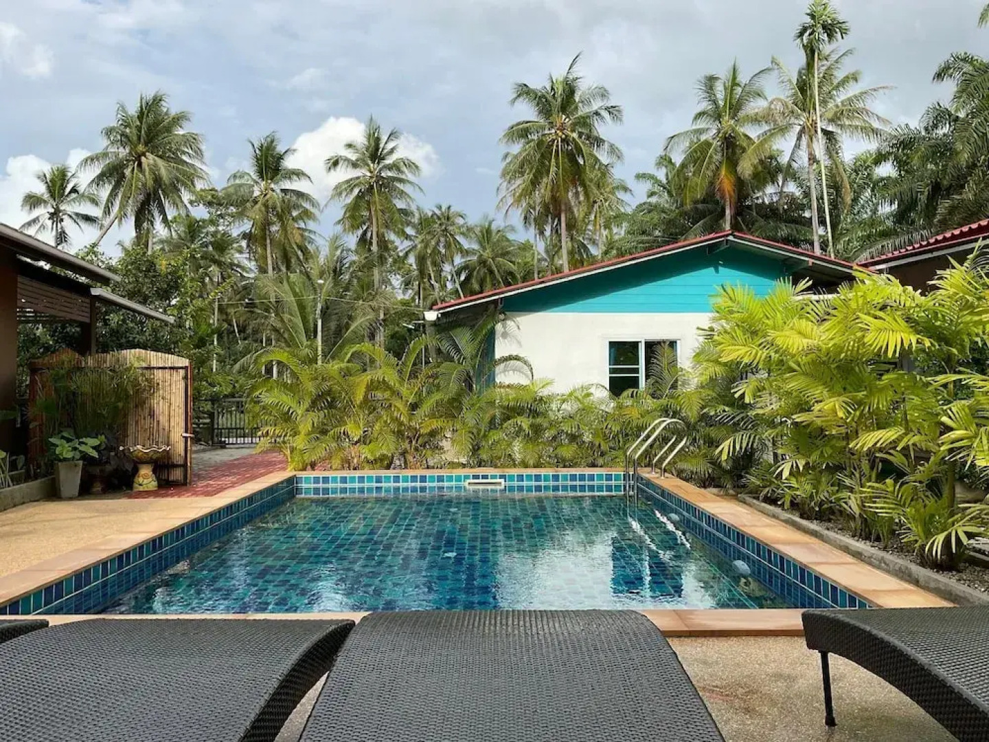 Bansabai pool  Villa (Local Tour)