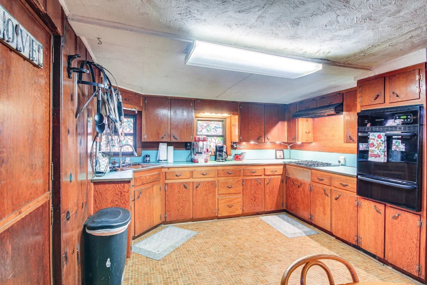 Medicine Park Getaway: Kayaks, Deck & Mtn Views!