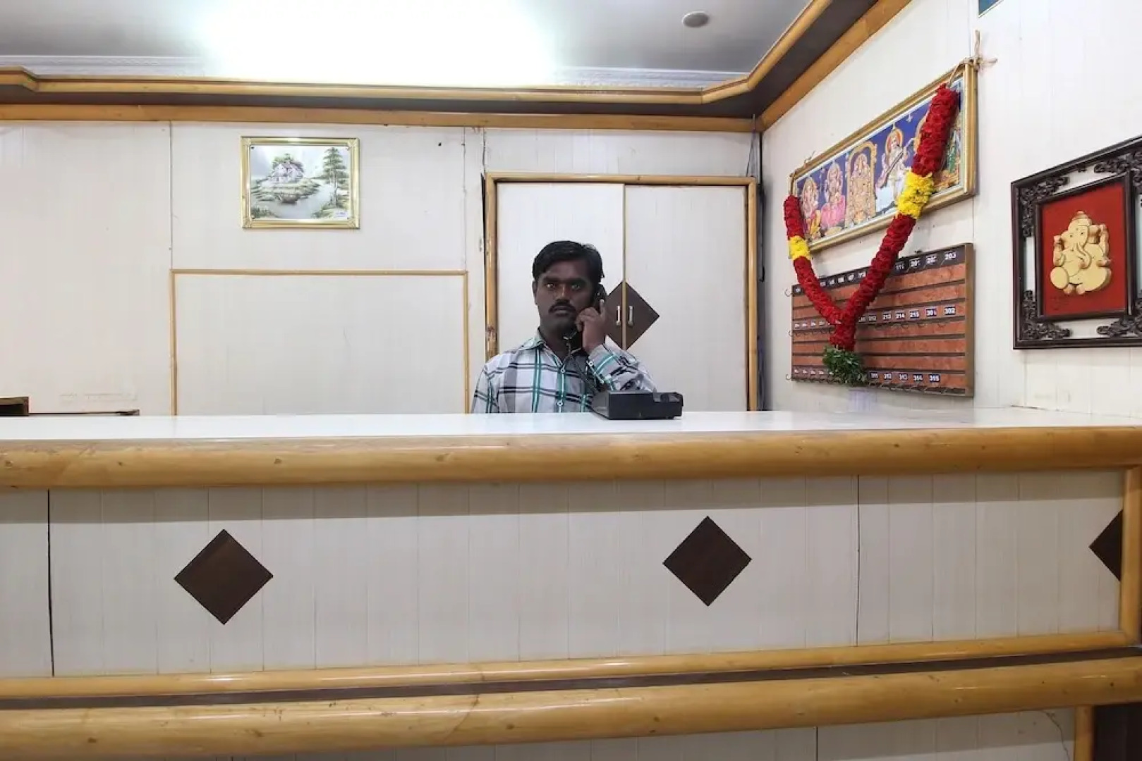 OYO 40499 Mahalakshmi Tower