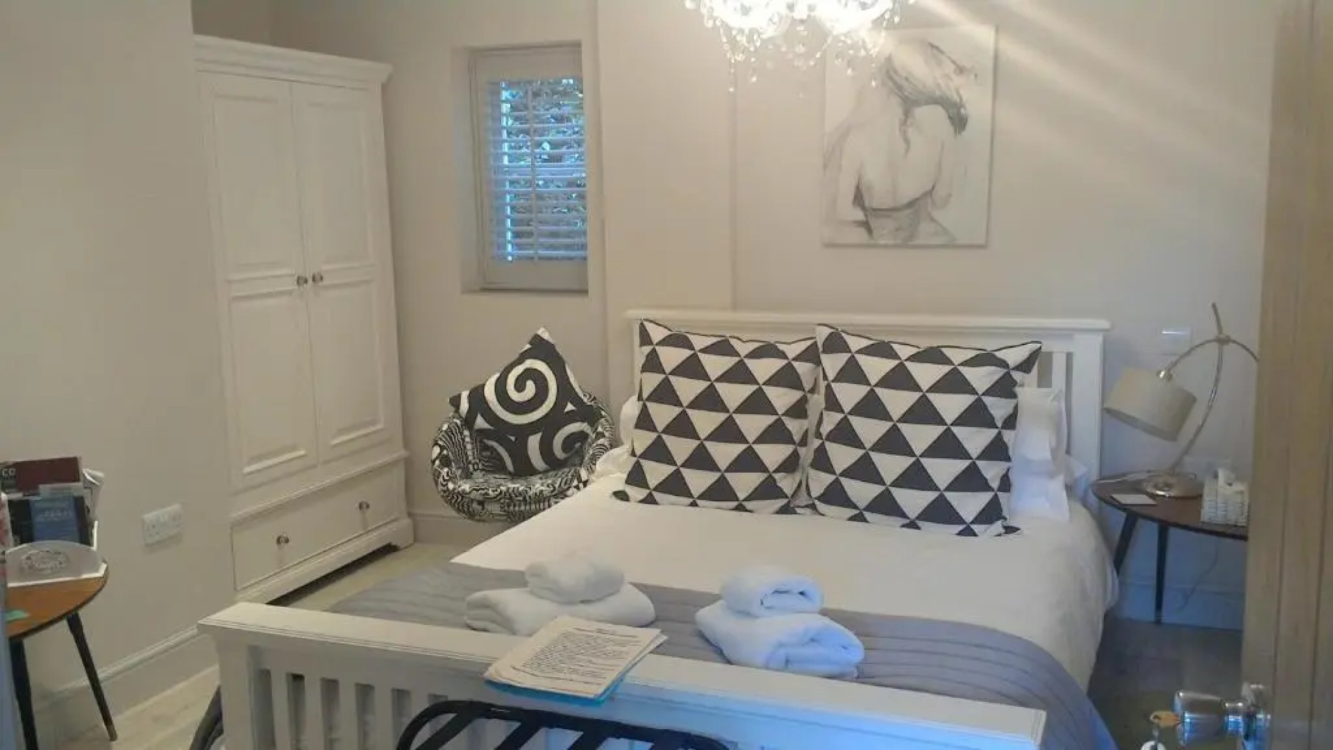 Whispering Cottages Bed and Breakfast