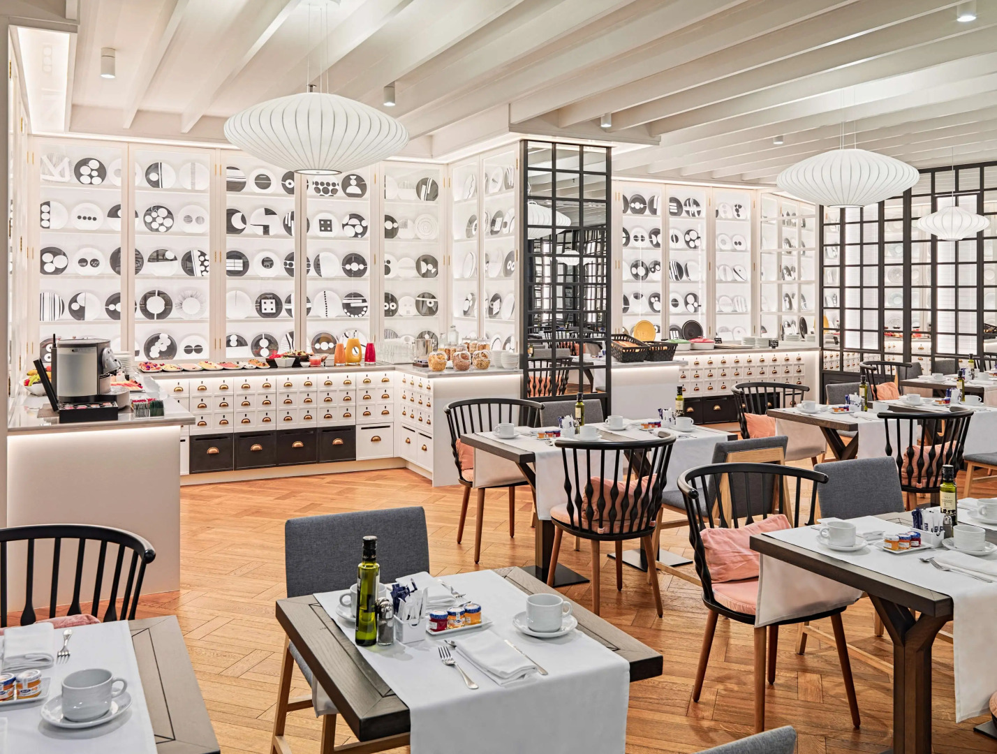 Отель H10 Universitat