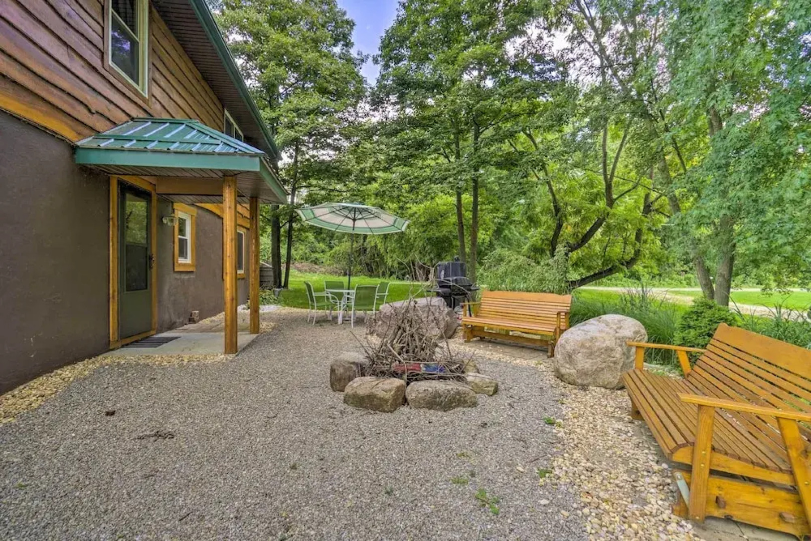 Updated Buckeye Lake Retreat w/ Game Room!