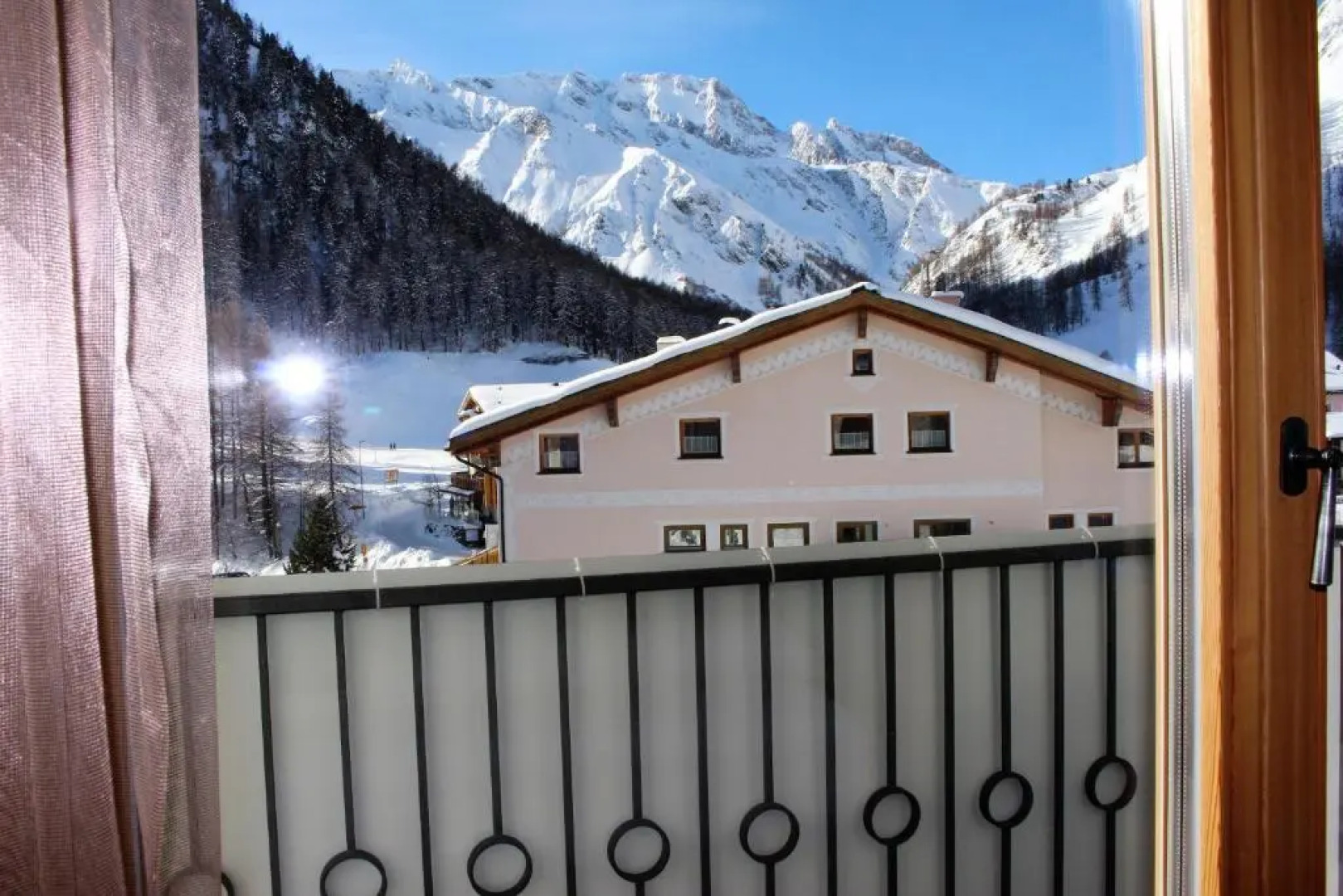 Grischuna Mountain Lodge