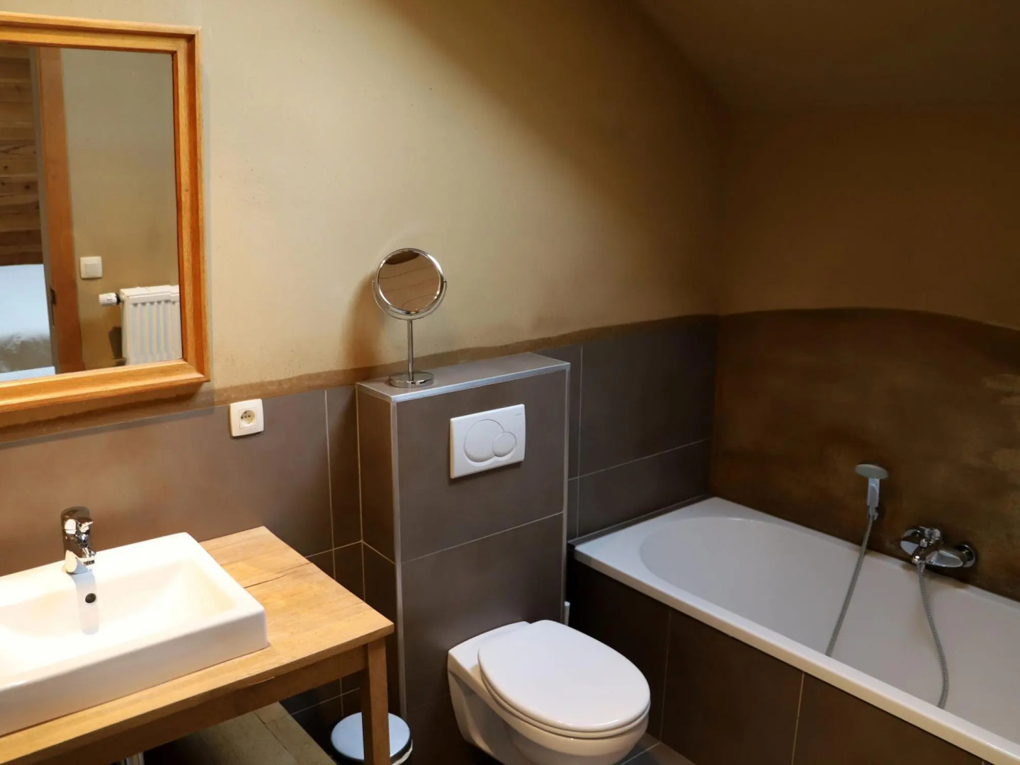 Spacious Cottage in Daverdisse With Private Garden