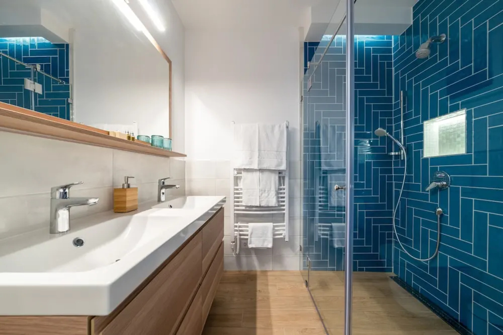 Lake Spirit Boutique Apartments