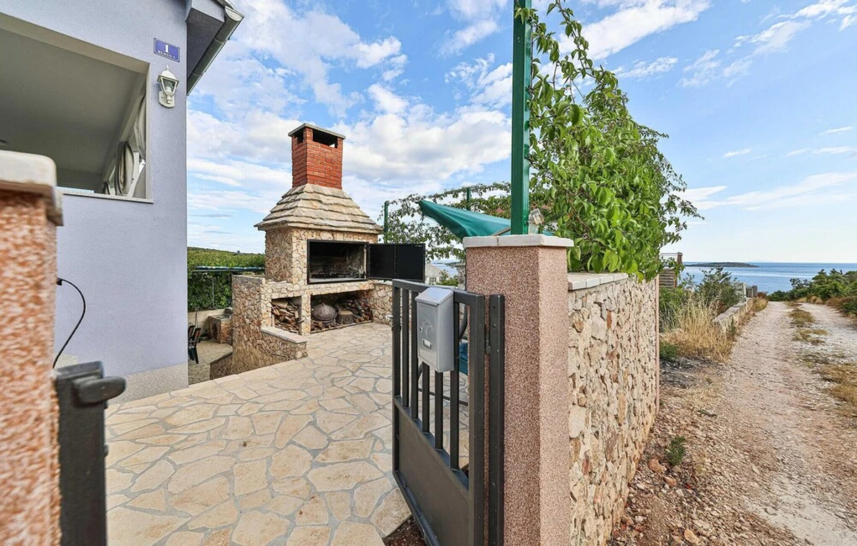 Stunning Home in Trogir With Wifi and 3 Bedrooms