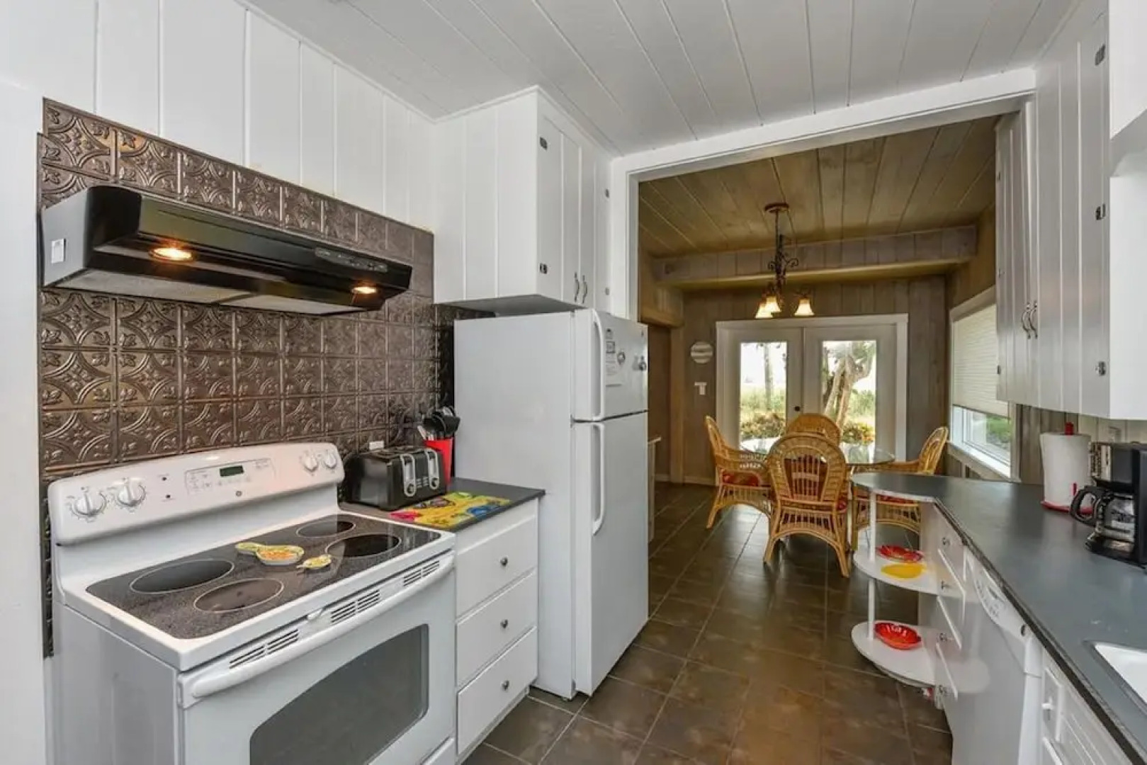 A House on Siesta Beach by Beachside Management