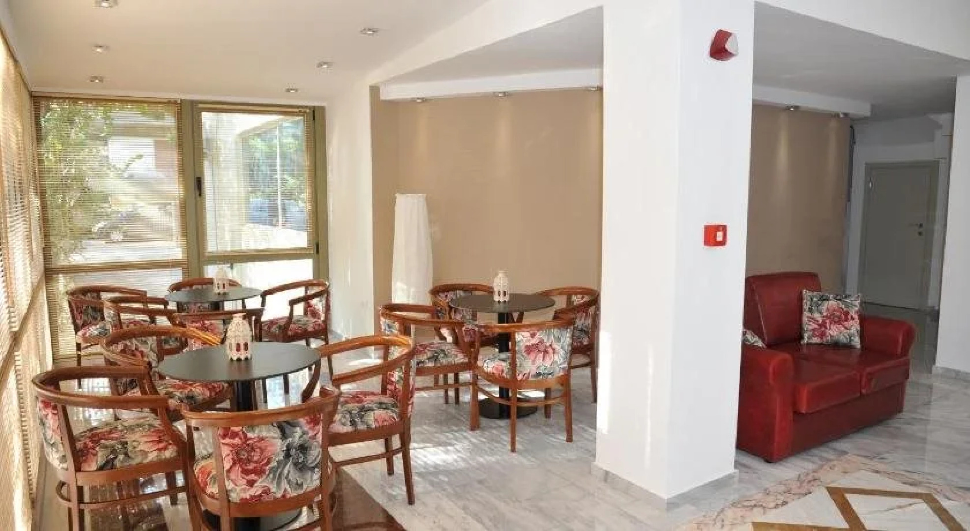 Mirivili Rooms & Suites Hotel