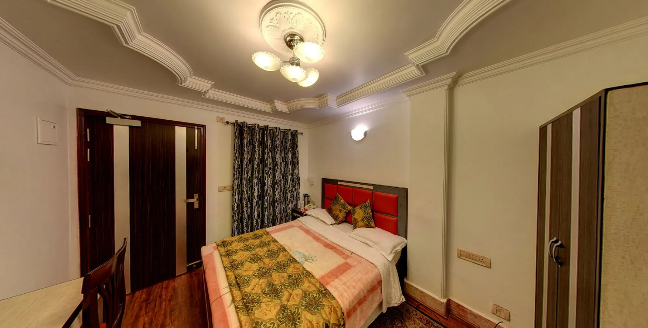 Hotel Shilton by Royal Collection