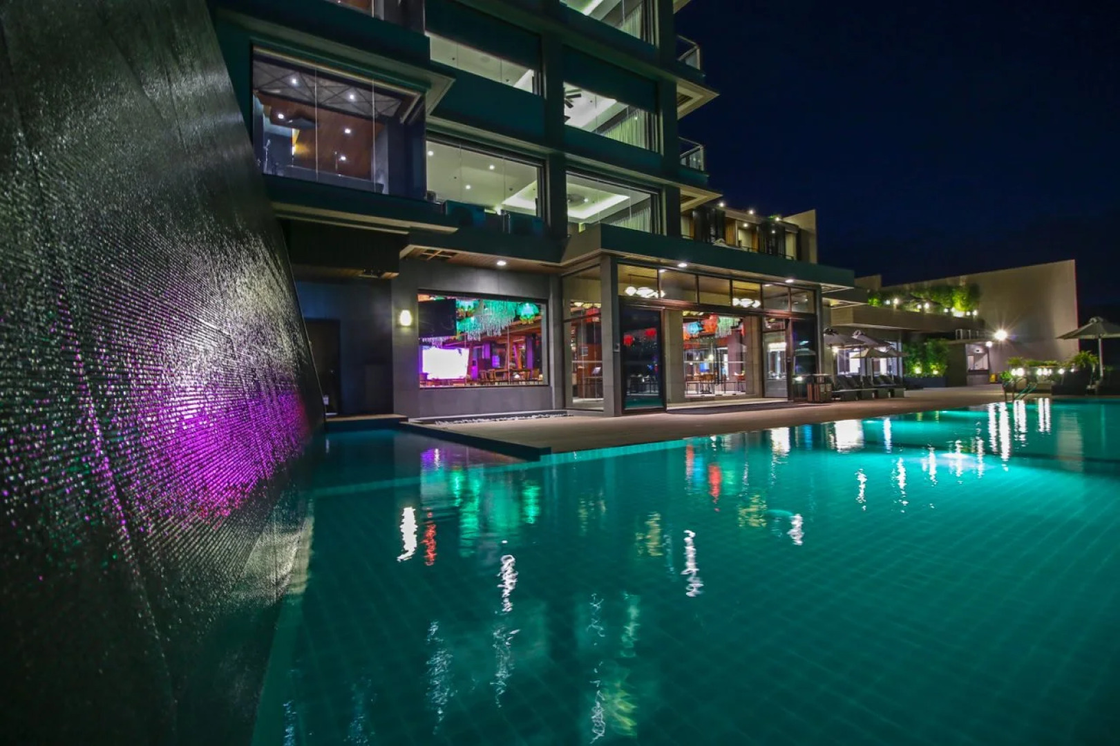 Two Seasons Coron Bayside Hotel