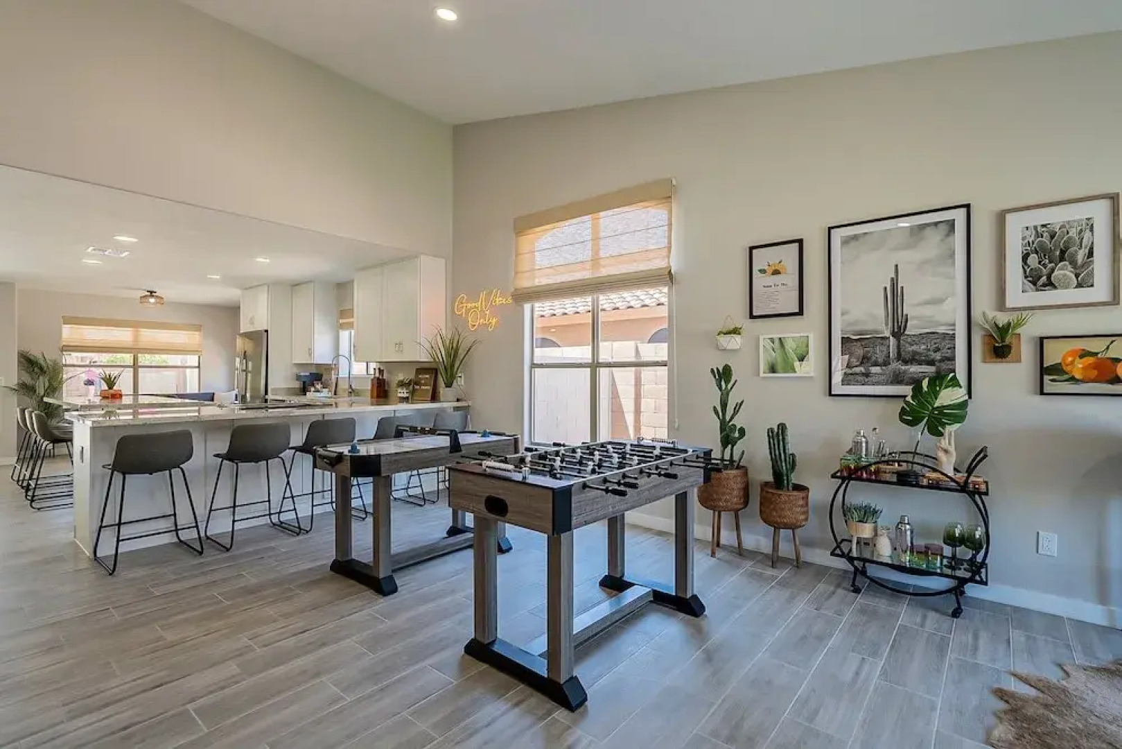 Dos Palmas - Gilbert Poolside Retreat