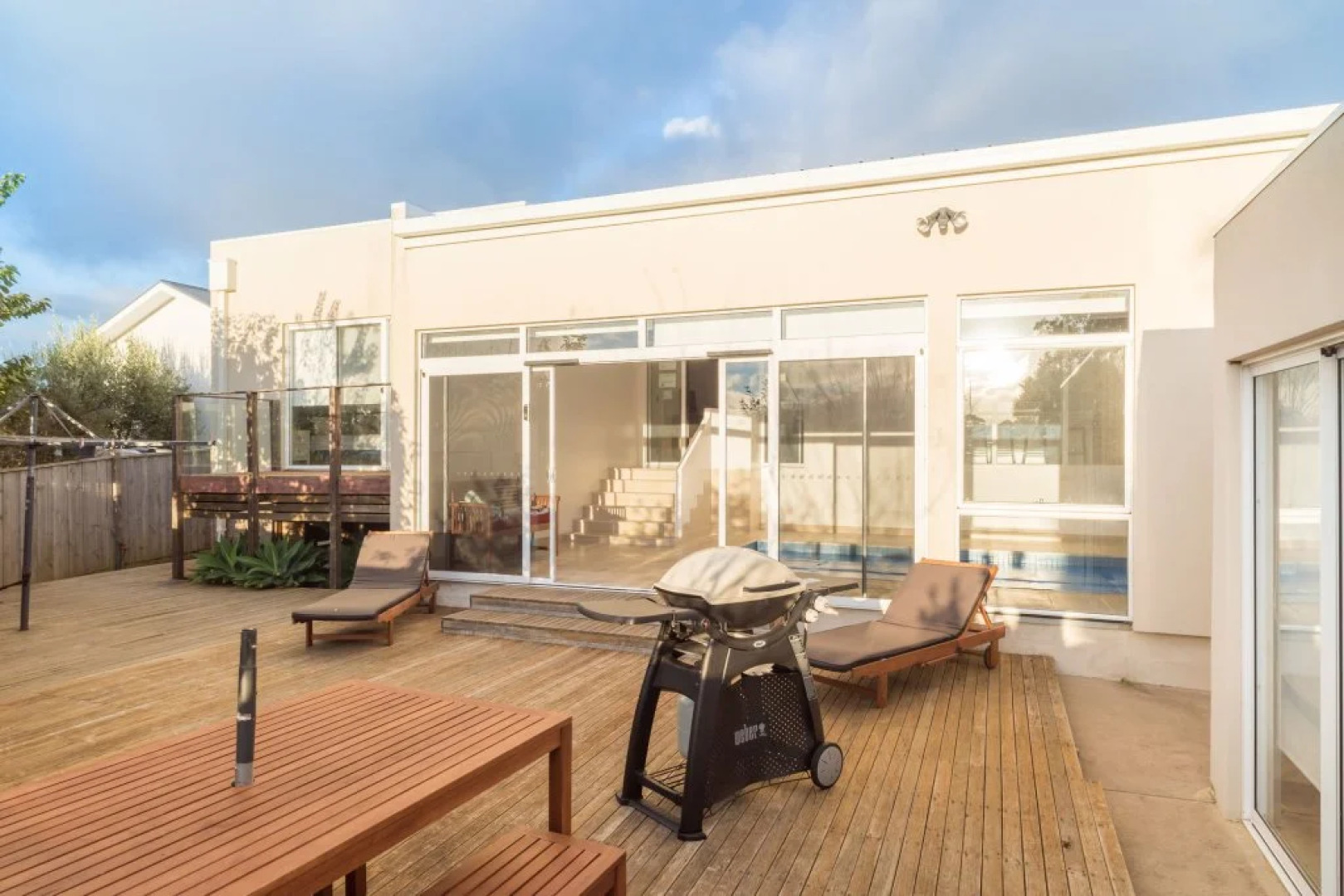 Currawong Close - Heated Pool, Home Theatre, WiFi, 4 bdrm, Pool Table