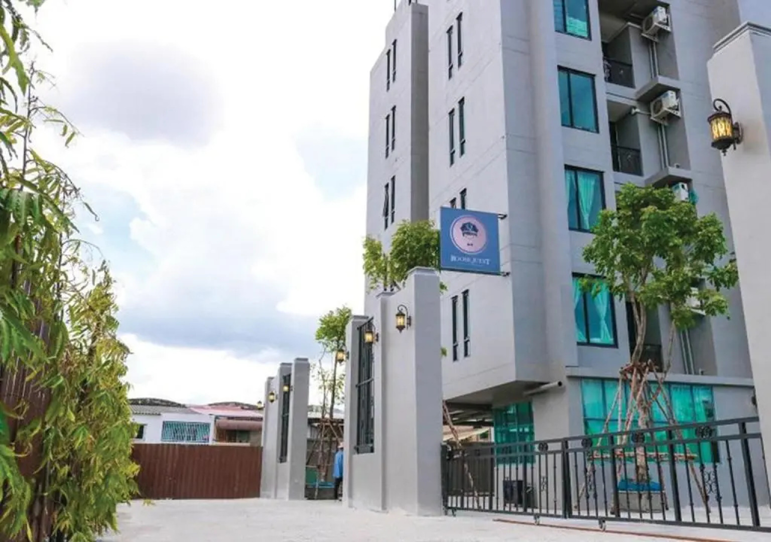 RoomQuest Sukhumvit 107