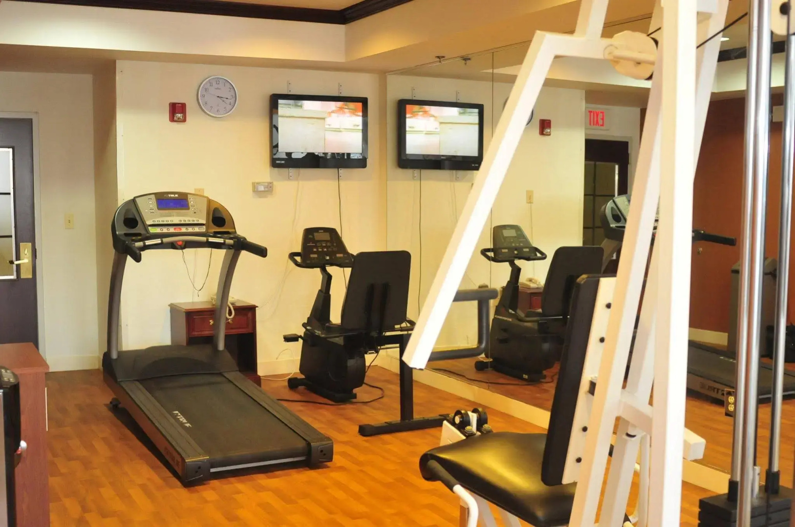 Comfort Suites Newark - Harrison