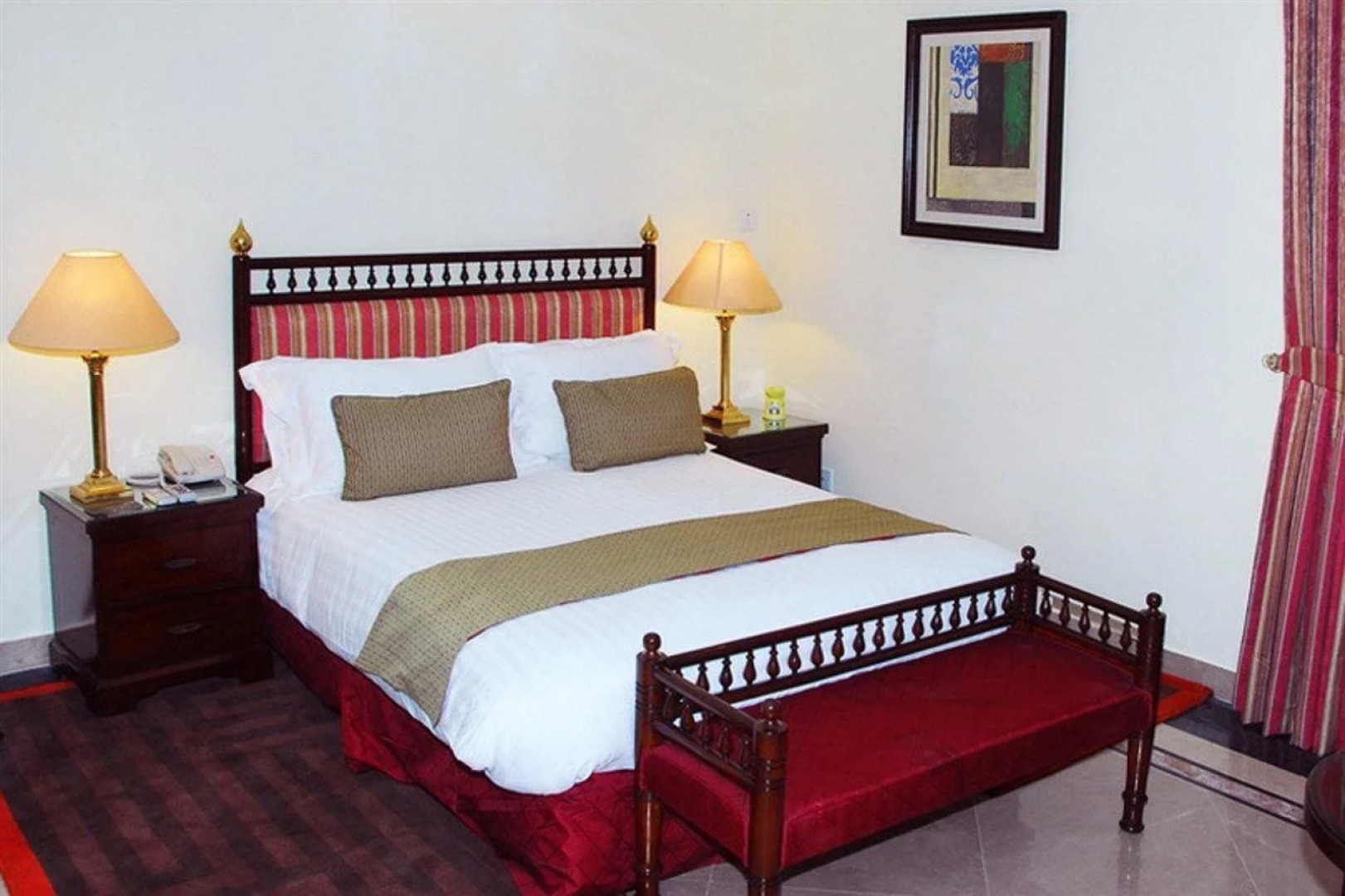 Avari Xpress - School Road