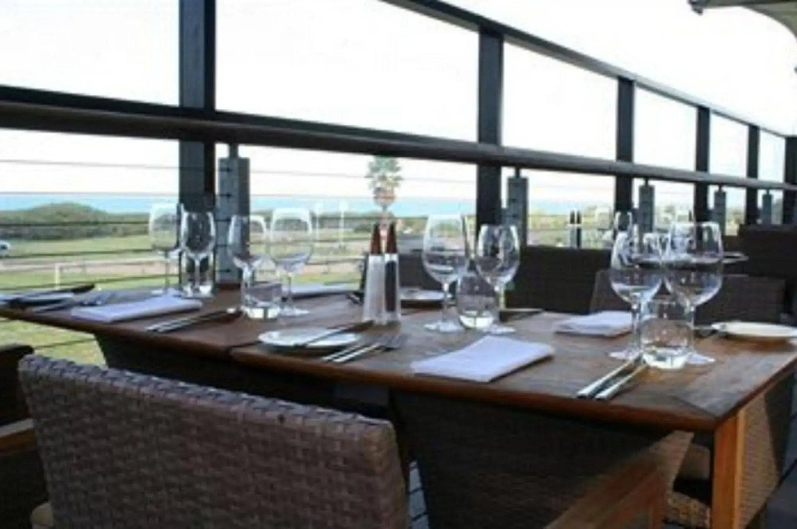 Caves Coastal Bar & Bungalows