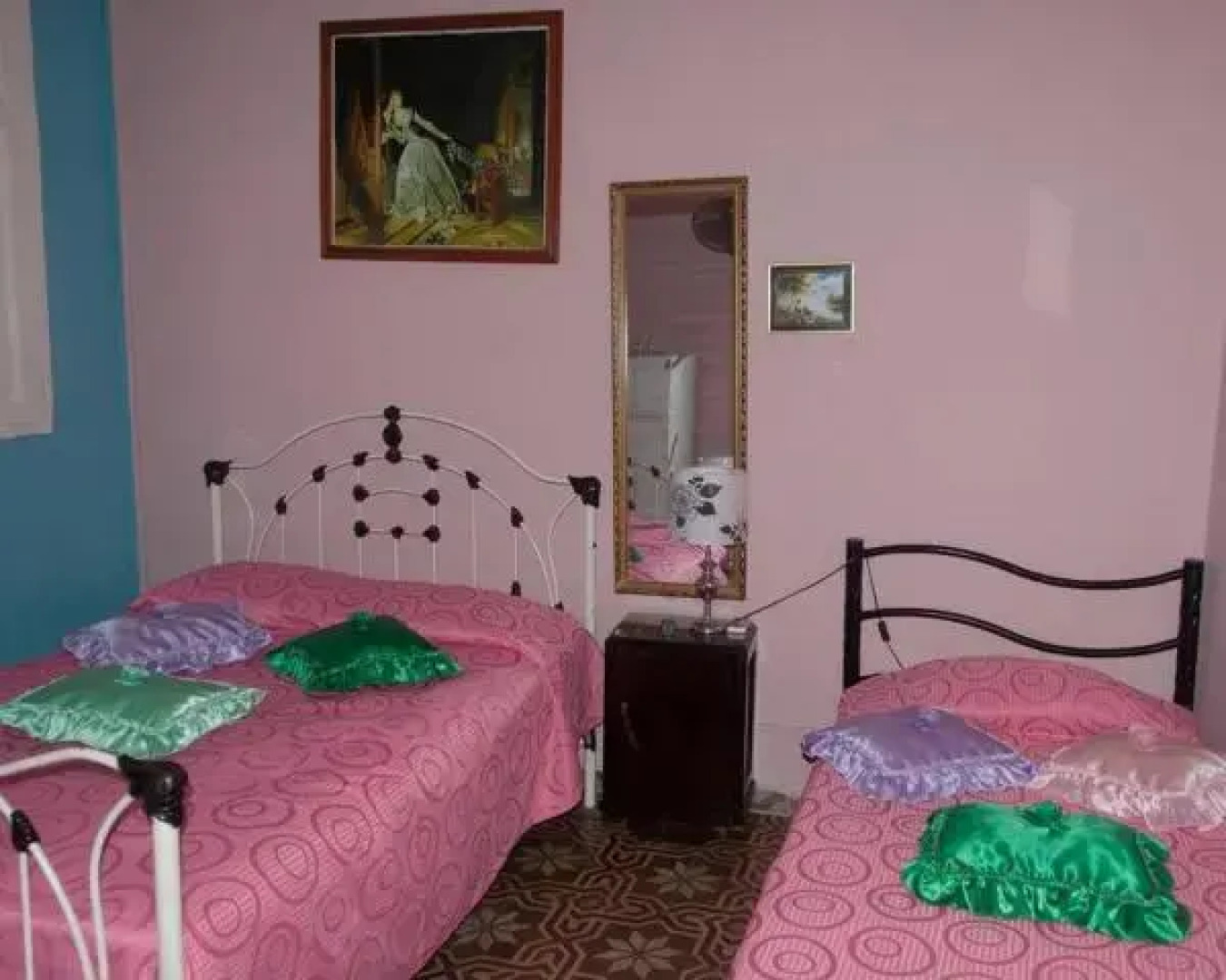 Leidys and Friends Rooms