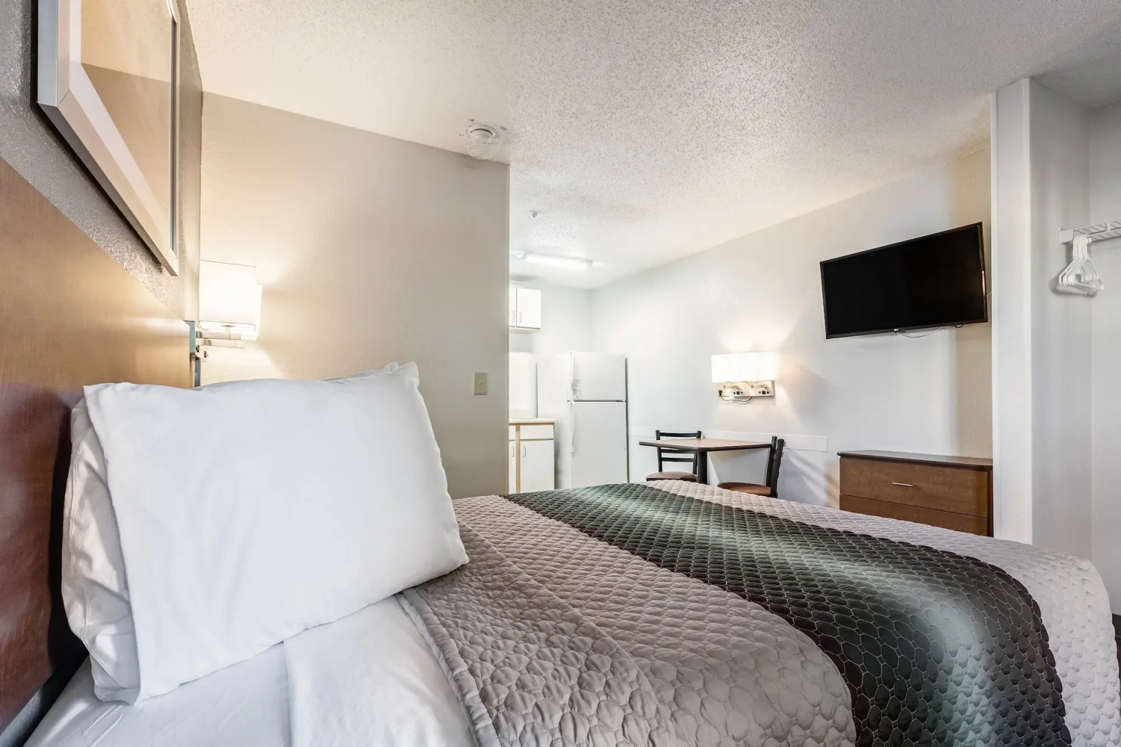 HomeTowne Studios by Red Roof Atlanta NE - Peachtree Corners